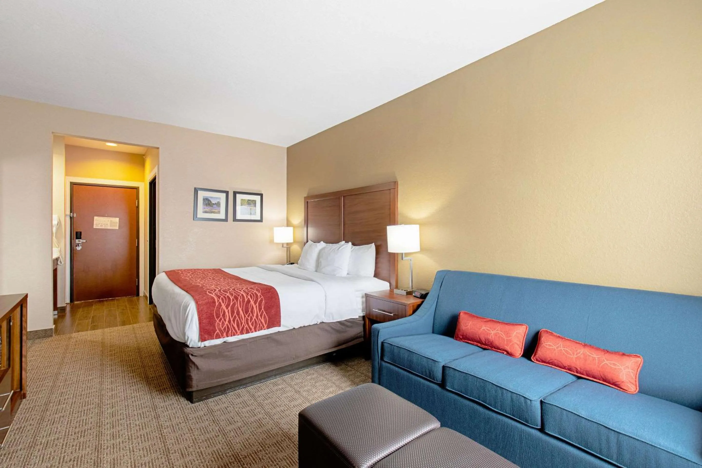 King Suite - Accessible/Non-Smoking in Comfort Inn & Suites and Suites Fredericksburg