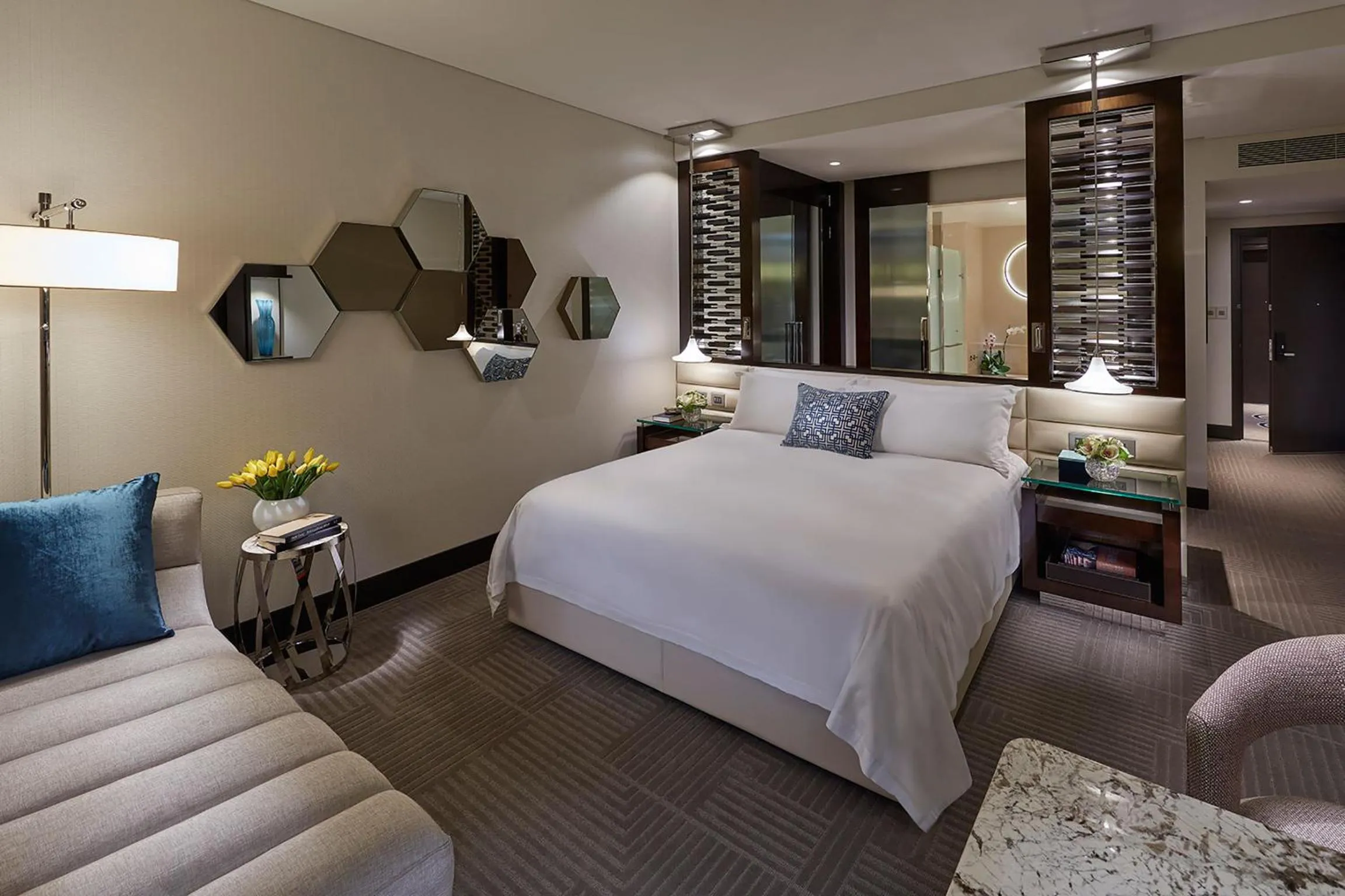 Deluxe King Room in Crown Towers Perth