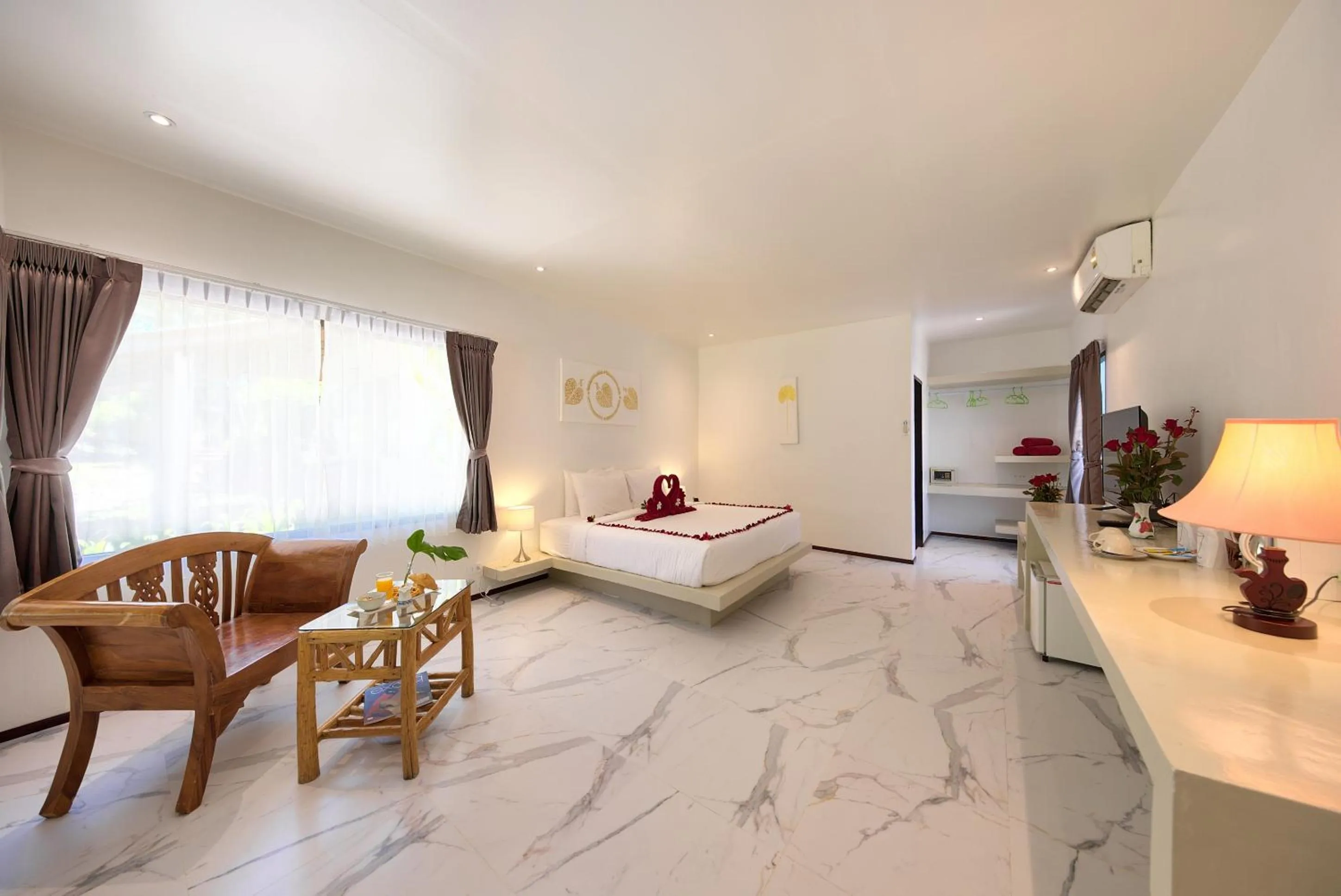 Superior Garden Villa in Crystal Bay Yacht Club Beach Resort