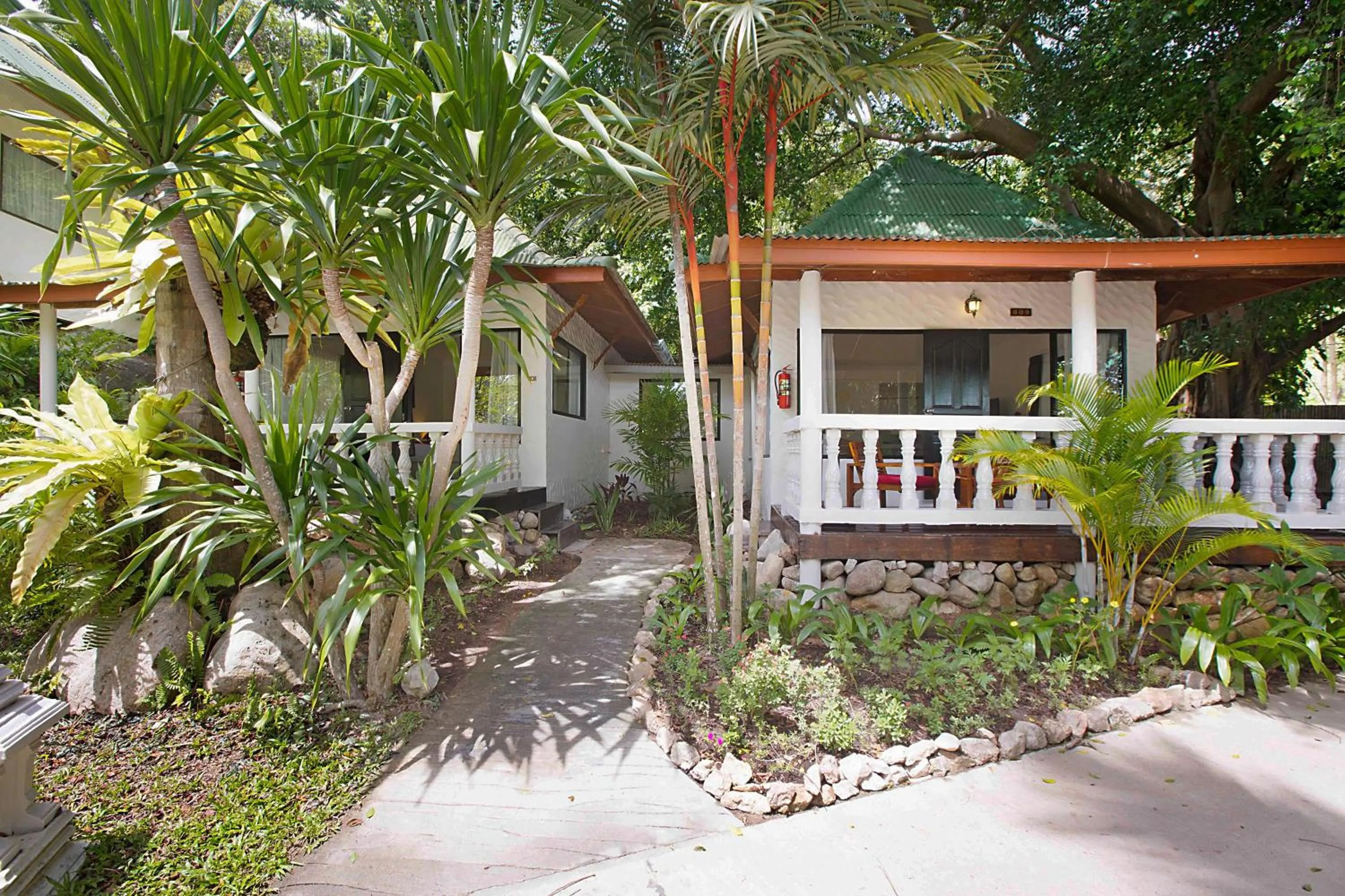 Superior Connecting Villa in Crystal Bay Yacht Club Beach Resort