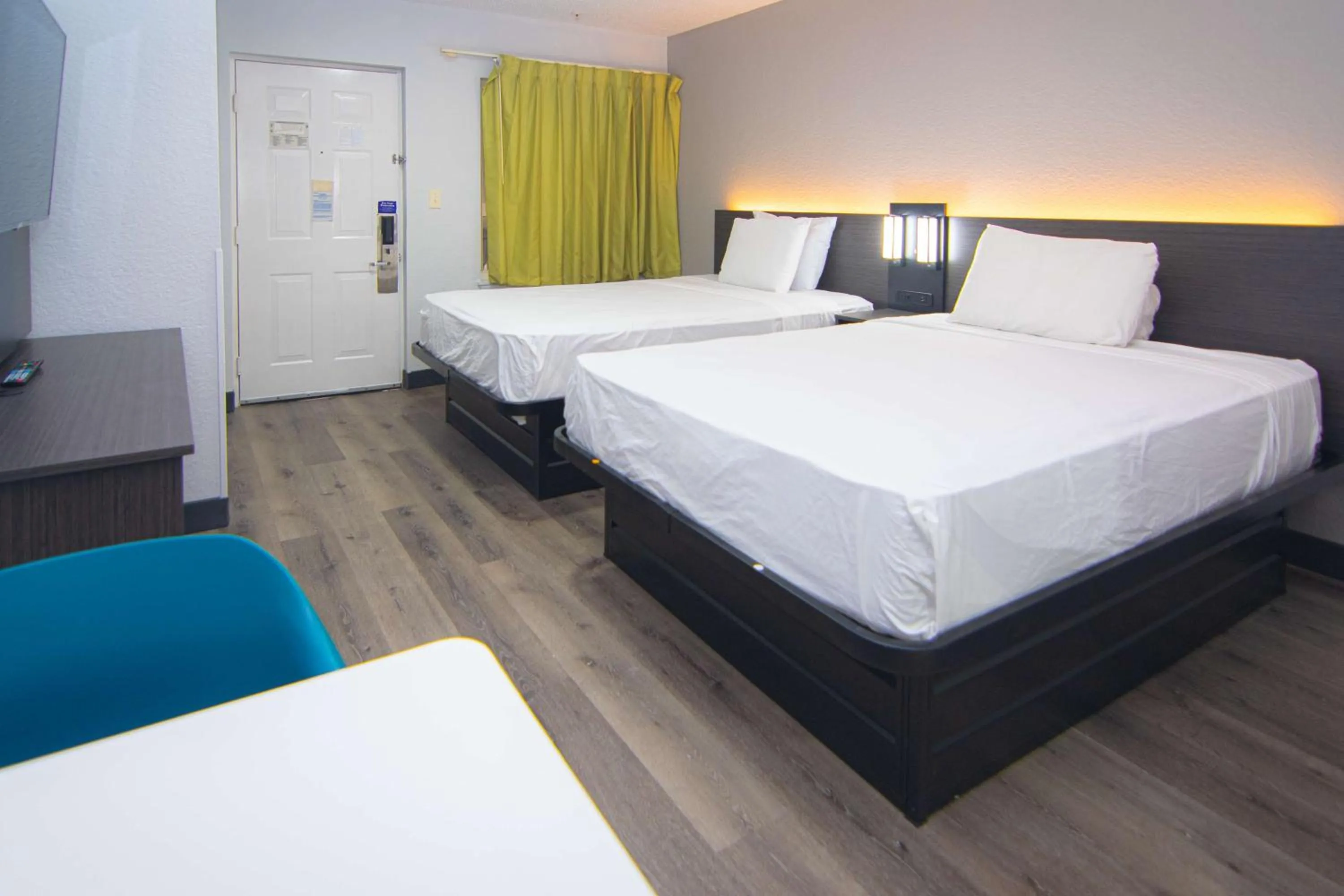 Queen Room with Two Queen Beds - Disability Access - Non-Smoking in Studio 6-West Palm Beach, FL