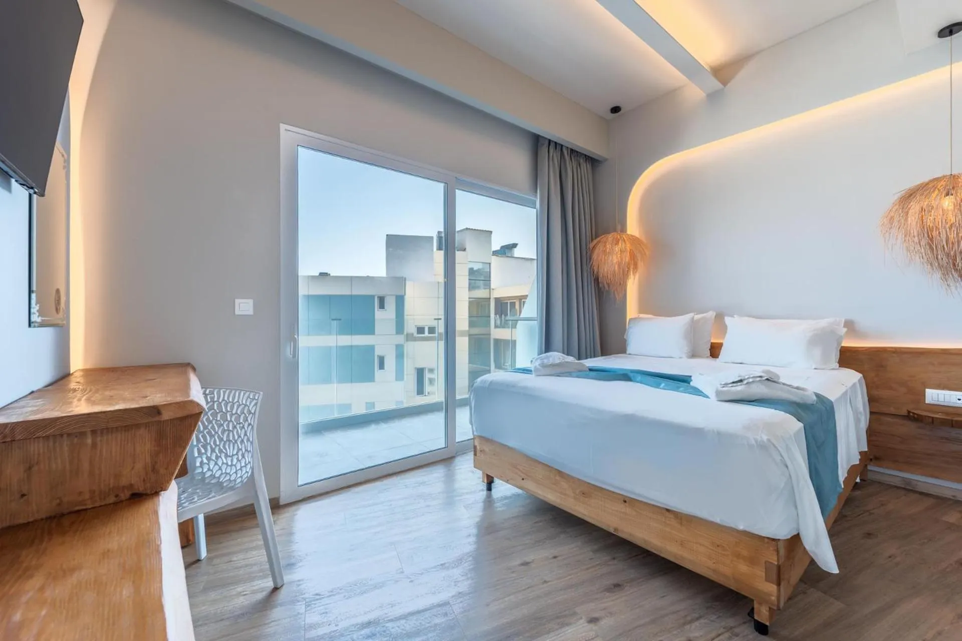 Deluxe Suite Pool View in Arte Hotel