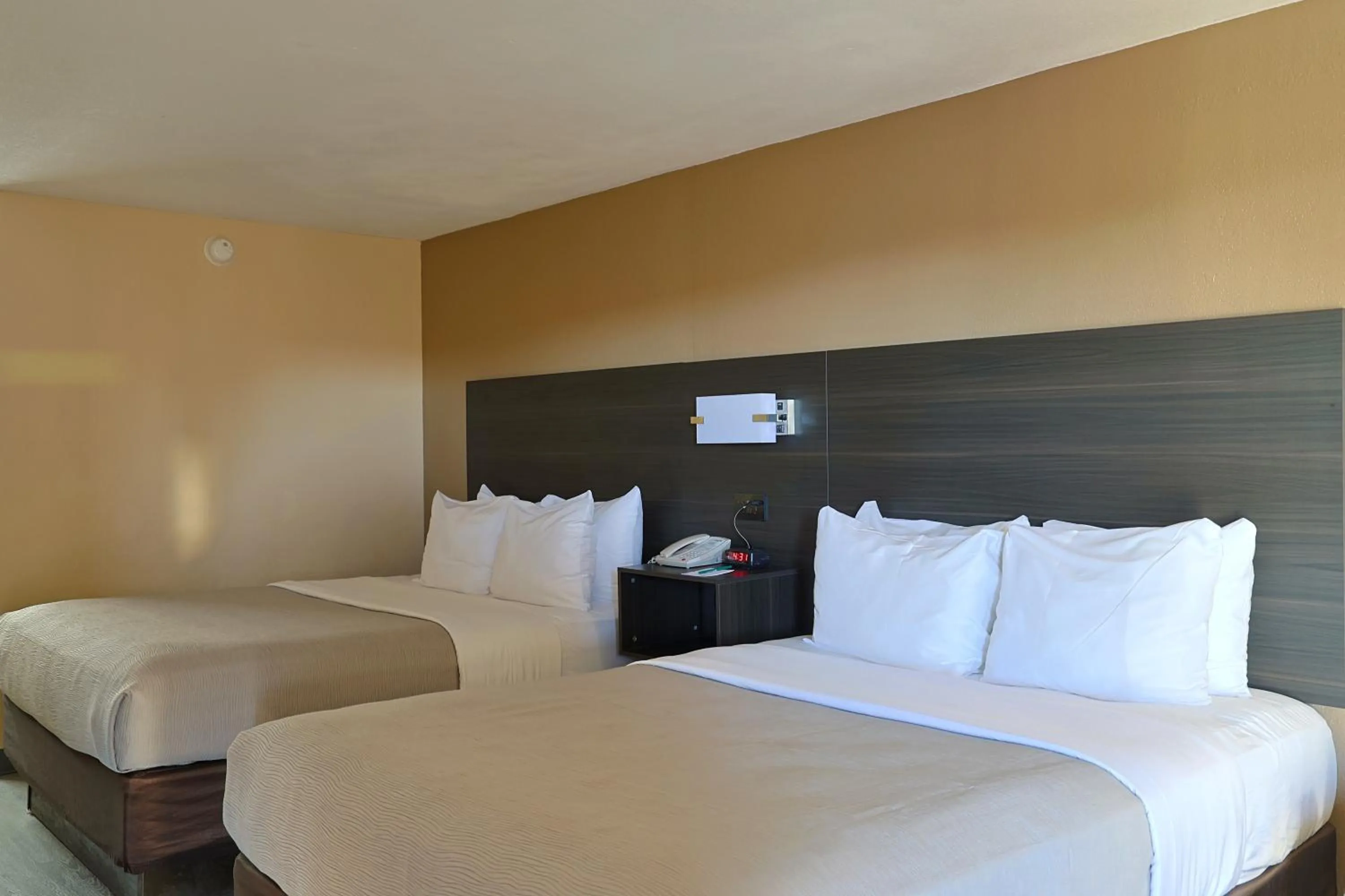 Queen Room with Two Queen Beds in Quality Inn Kennedy Space Center