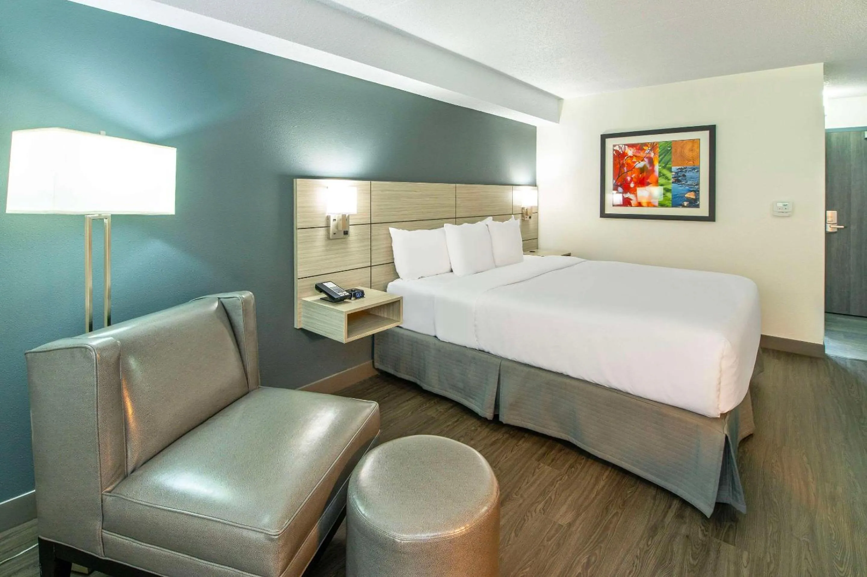 Business King Room - Non-Smoking in Quality Inn