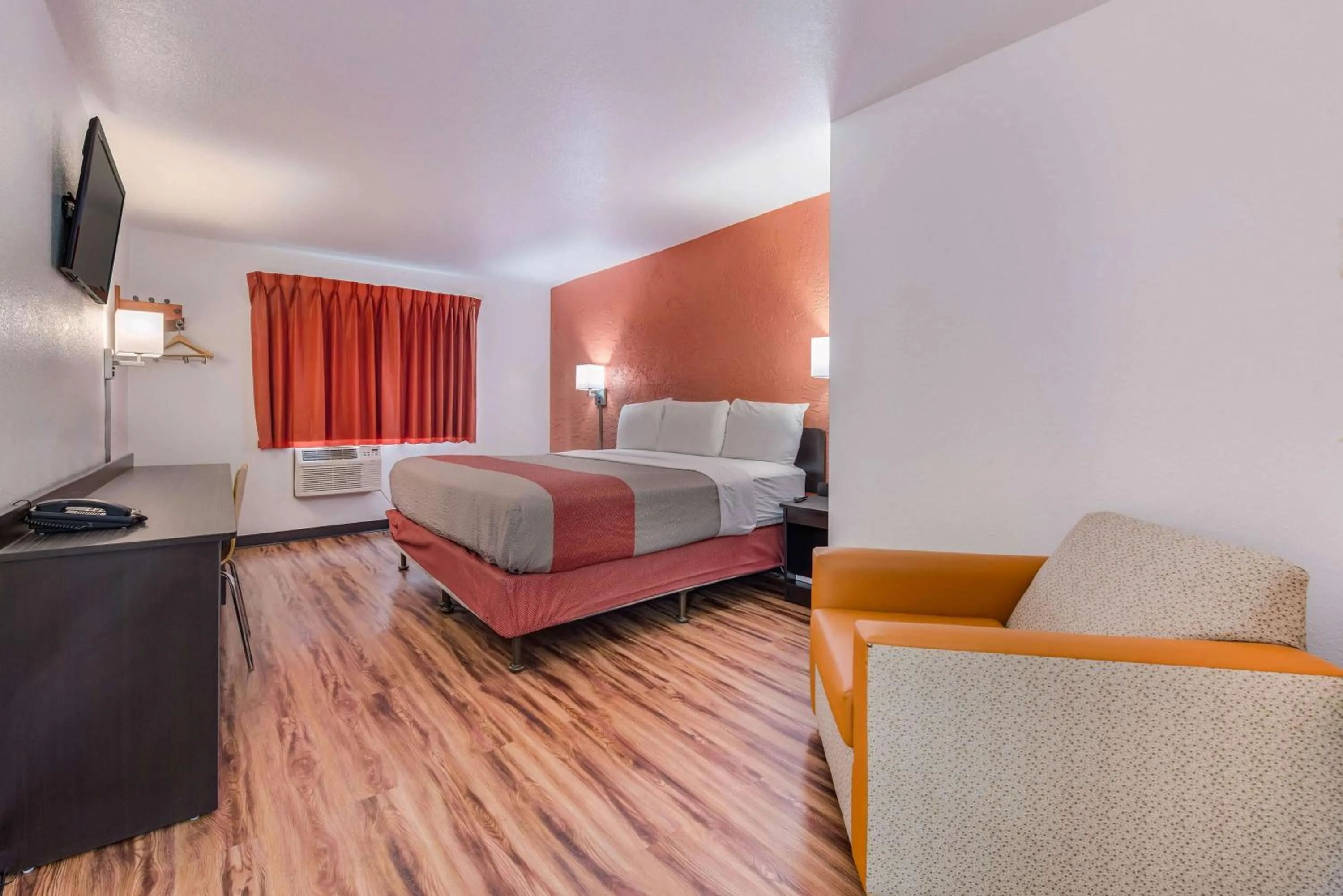 Double Room - Disability Access - Non-Smoking in Motel 6-Saint Paul, MN - I-94