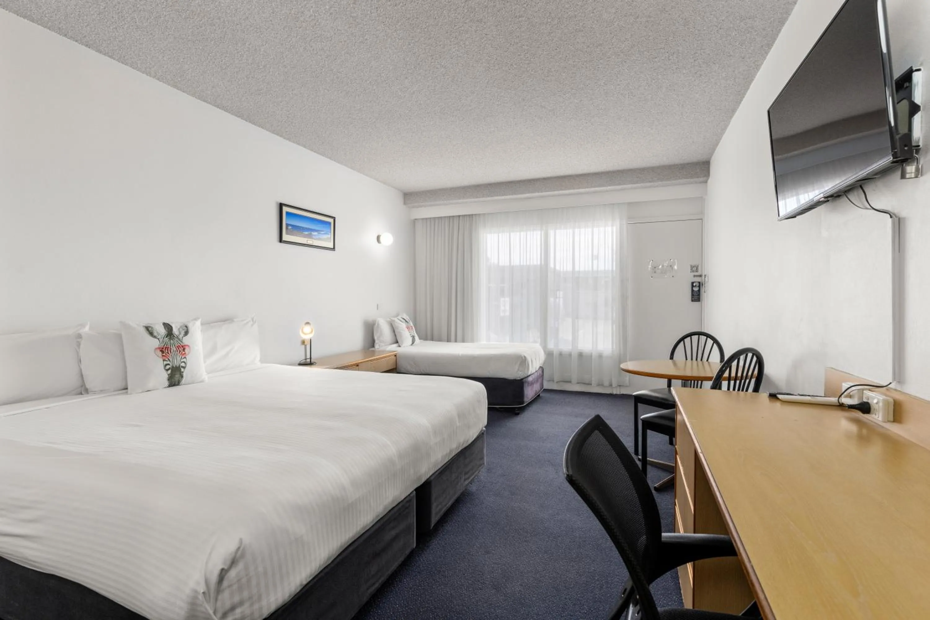 Executive Queen Room - Not Pet Friendly in Zebra Motel