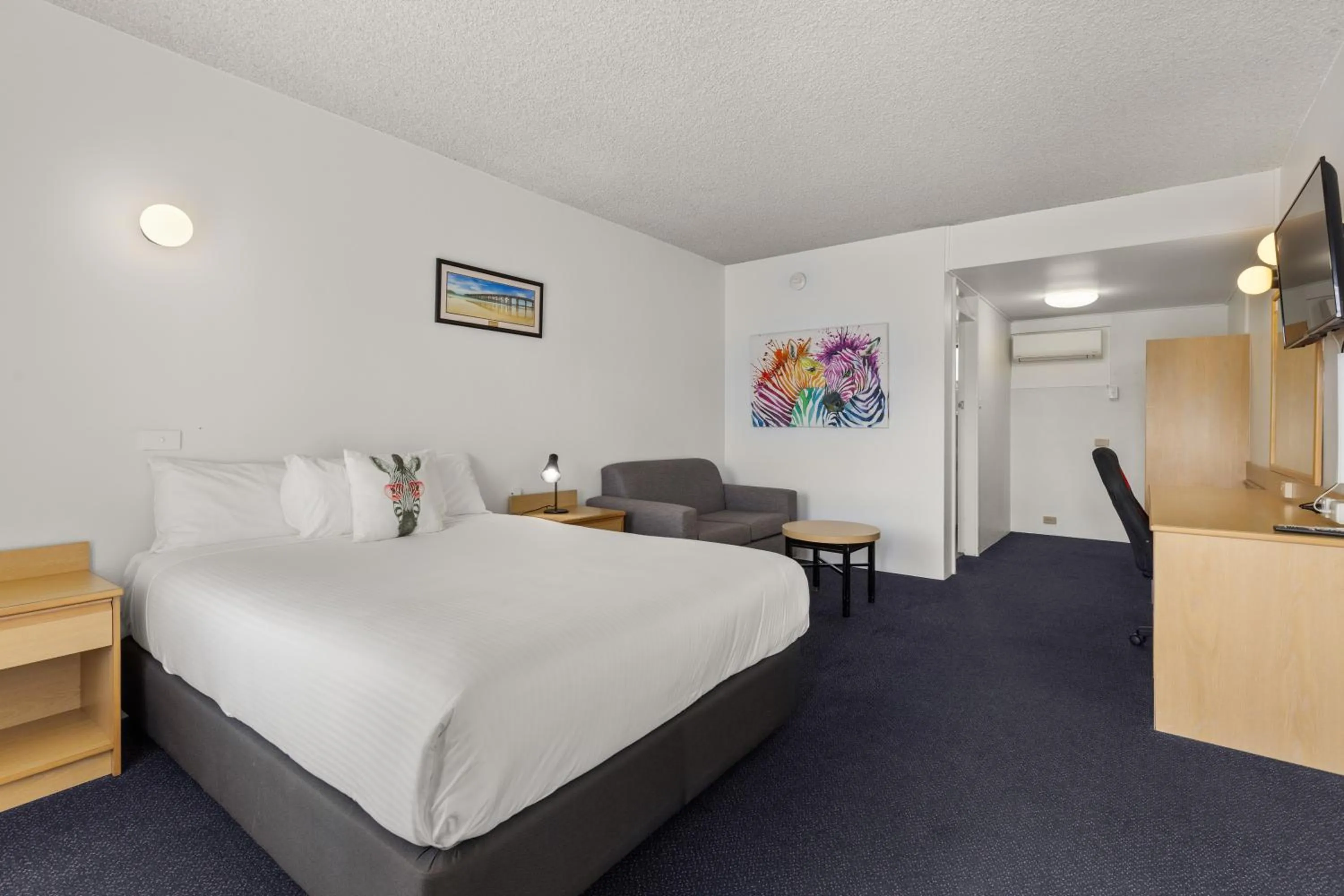 Deluxe Queen Room - Not Pet Friendly in Zebra Motel