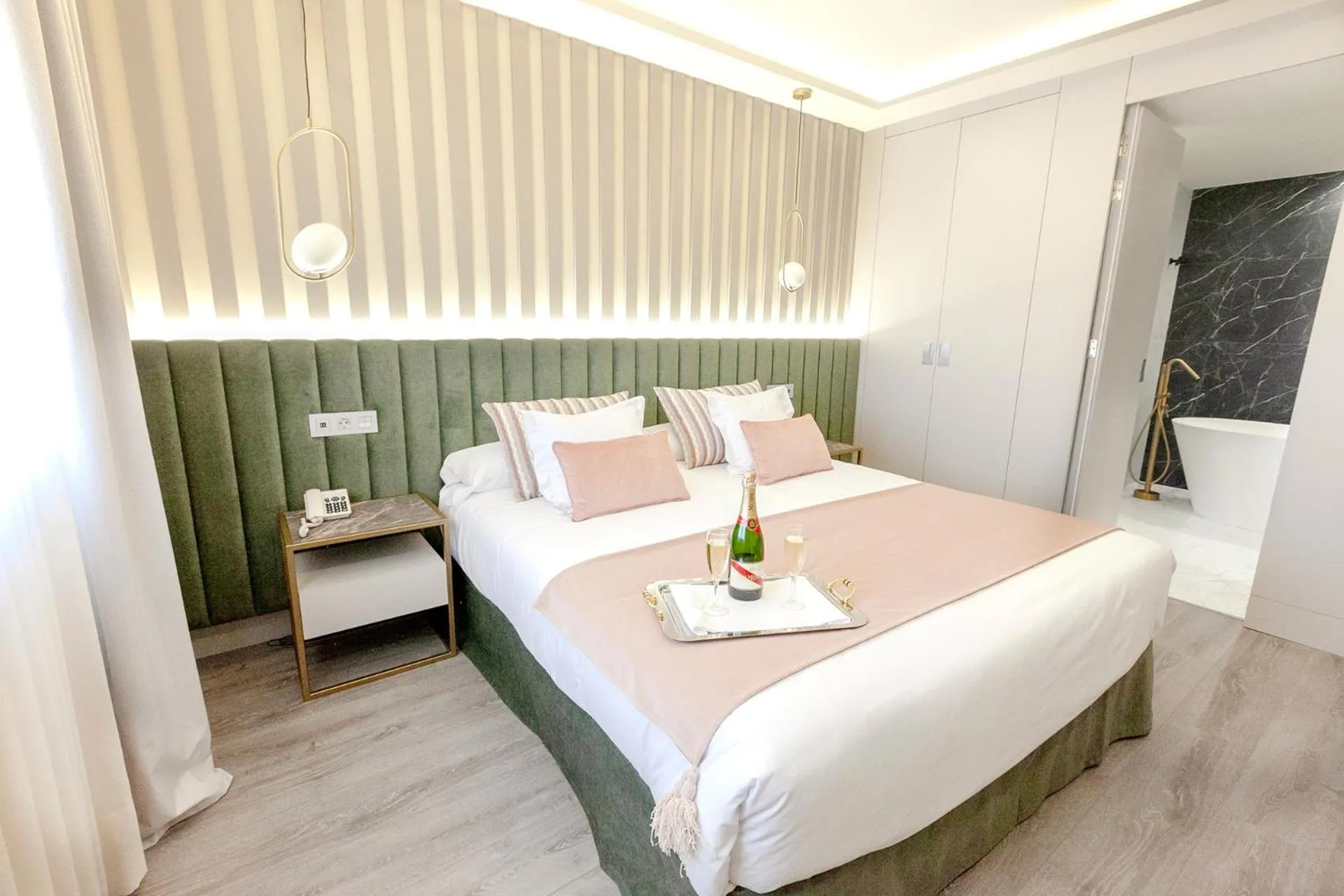 Suite with City View in Hotel Alfonso VIII