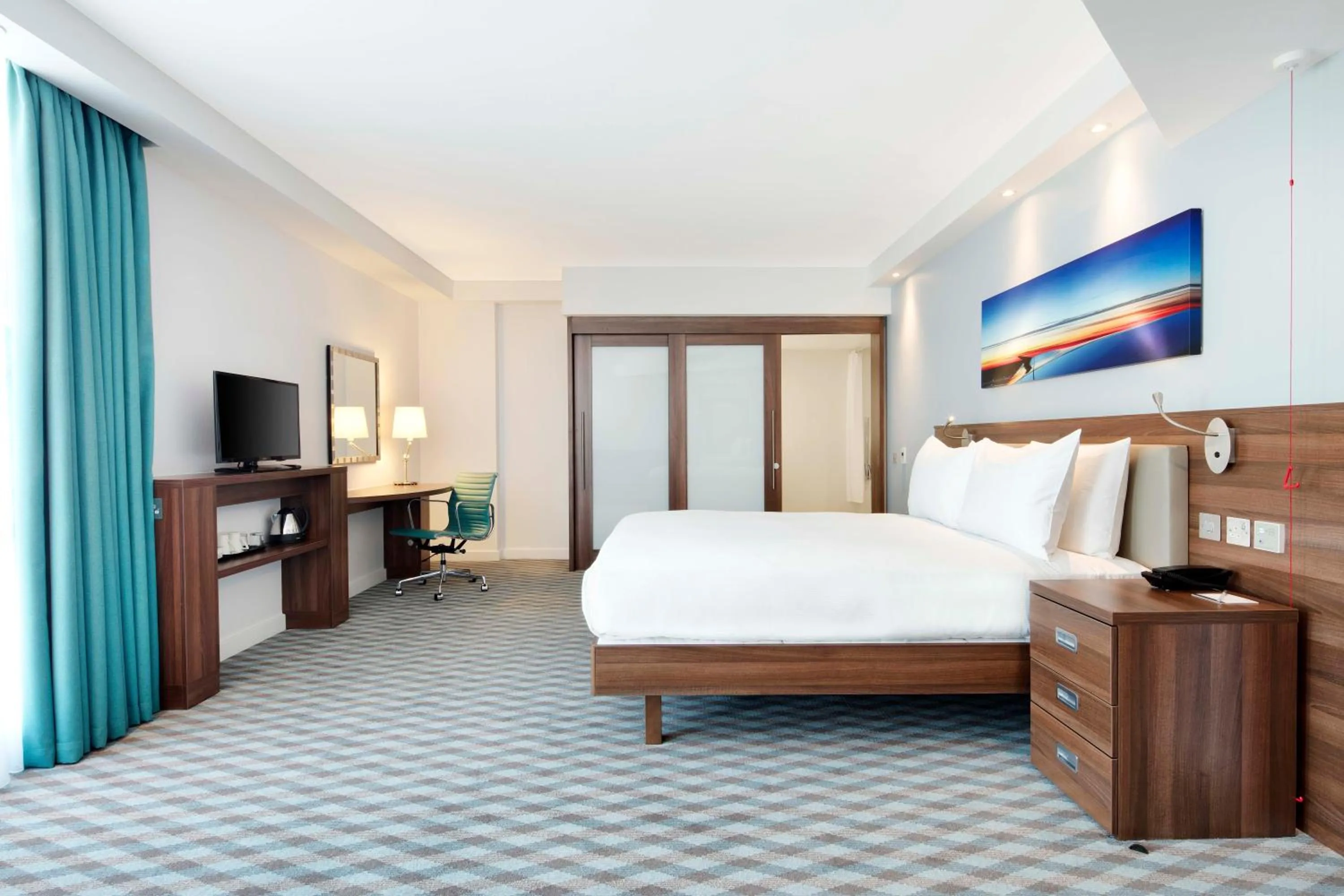 Queen Room - Disability Access with Runway View in Hampton By Hilton London Stansted Airport