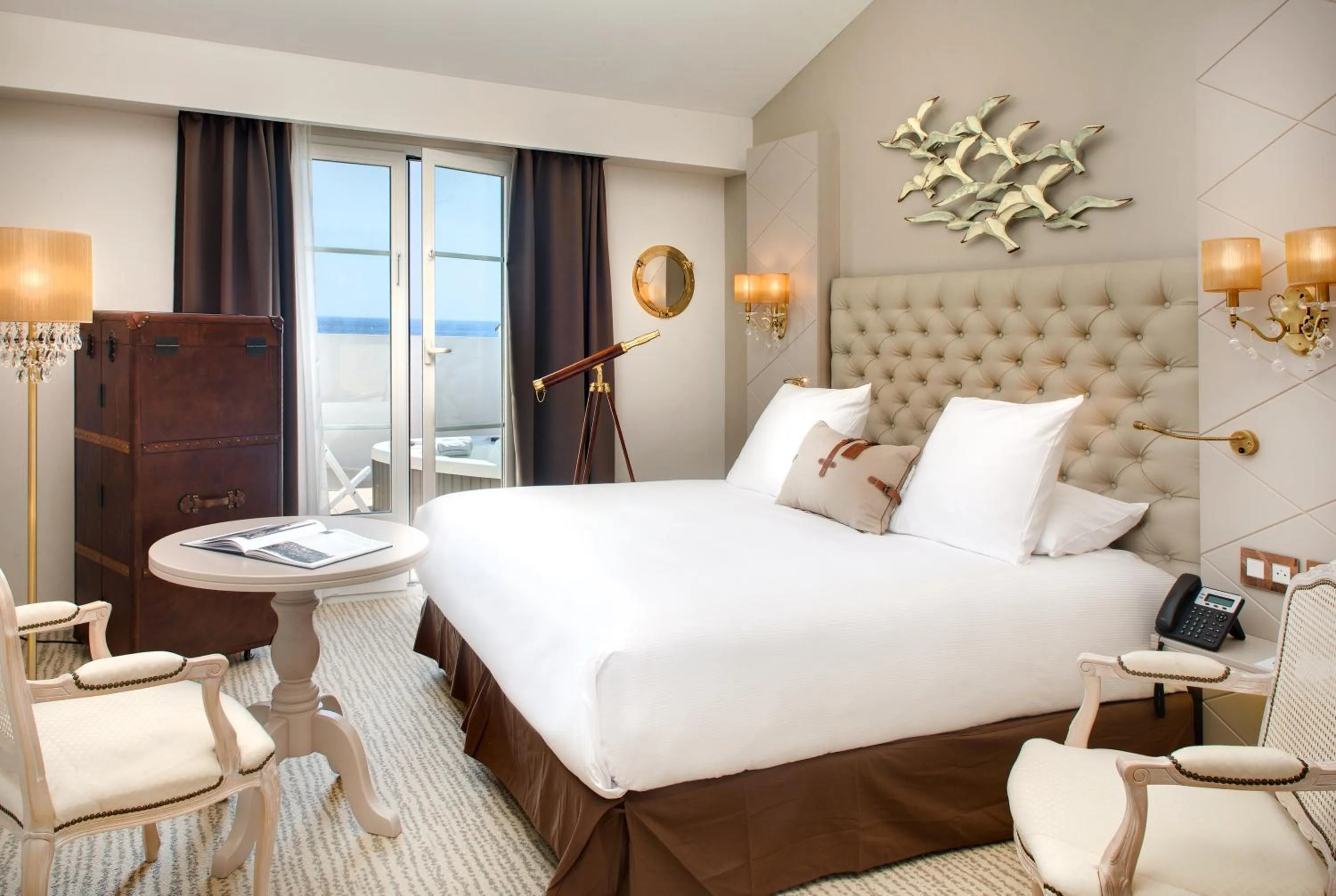 Suite with Hot Tub and Terrace in Grand Hotel Des Sablettes Plage, Curio Collection By Hilton