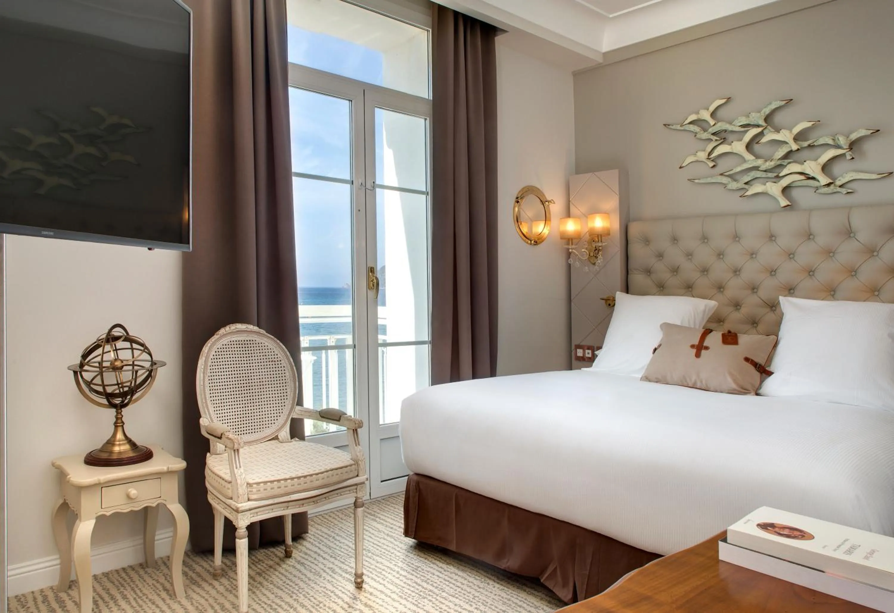 Deluxe Suite with Sea View in Grand Hotel Des Sablettes Plage, Curio Collection By Hilton
