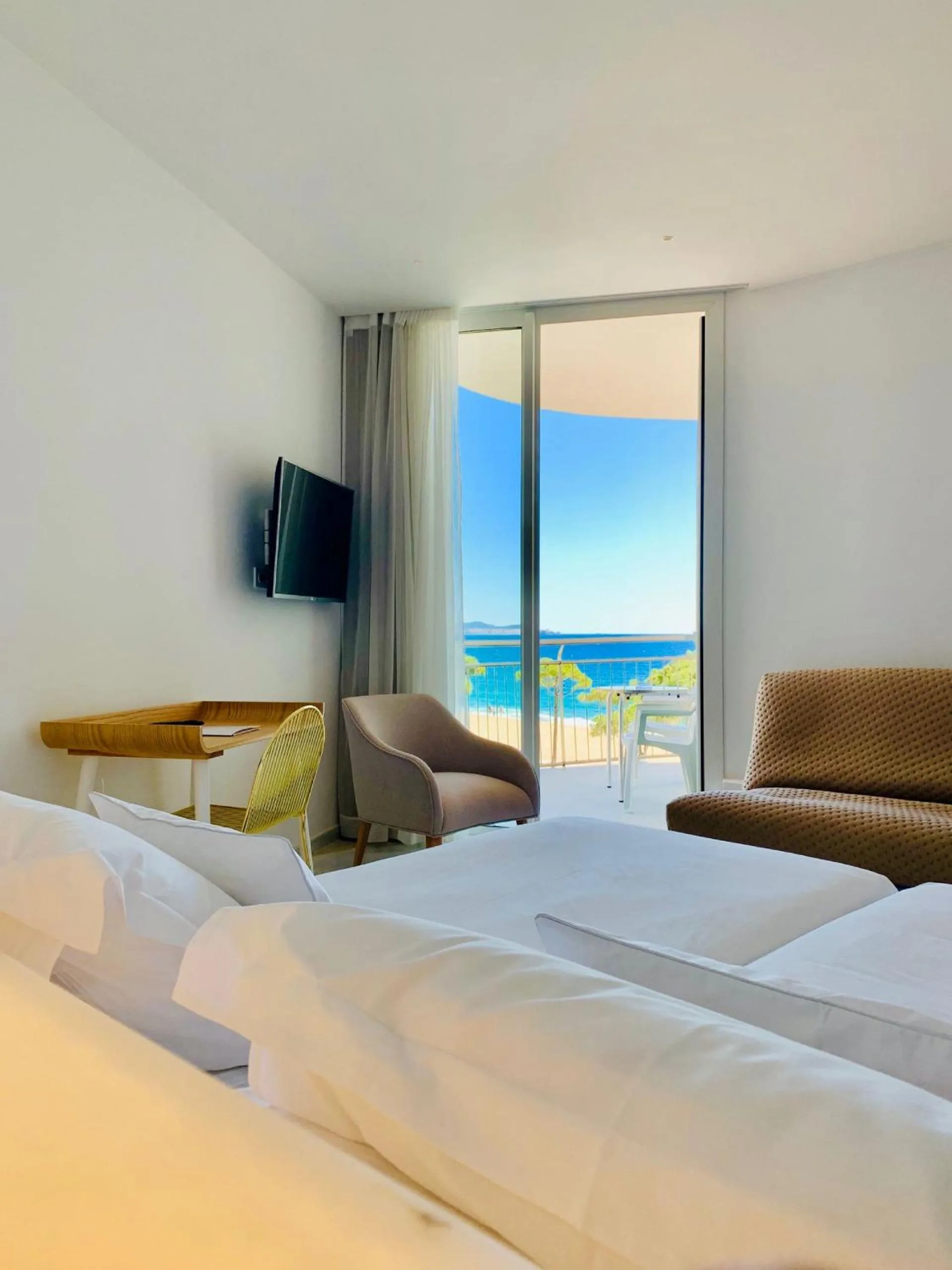 Double Room with Lateral Sea View and Balcony in Hotel Aromar