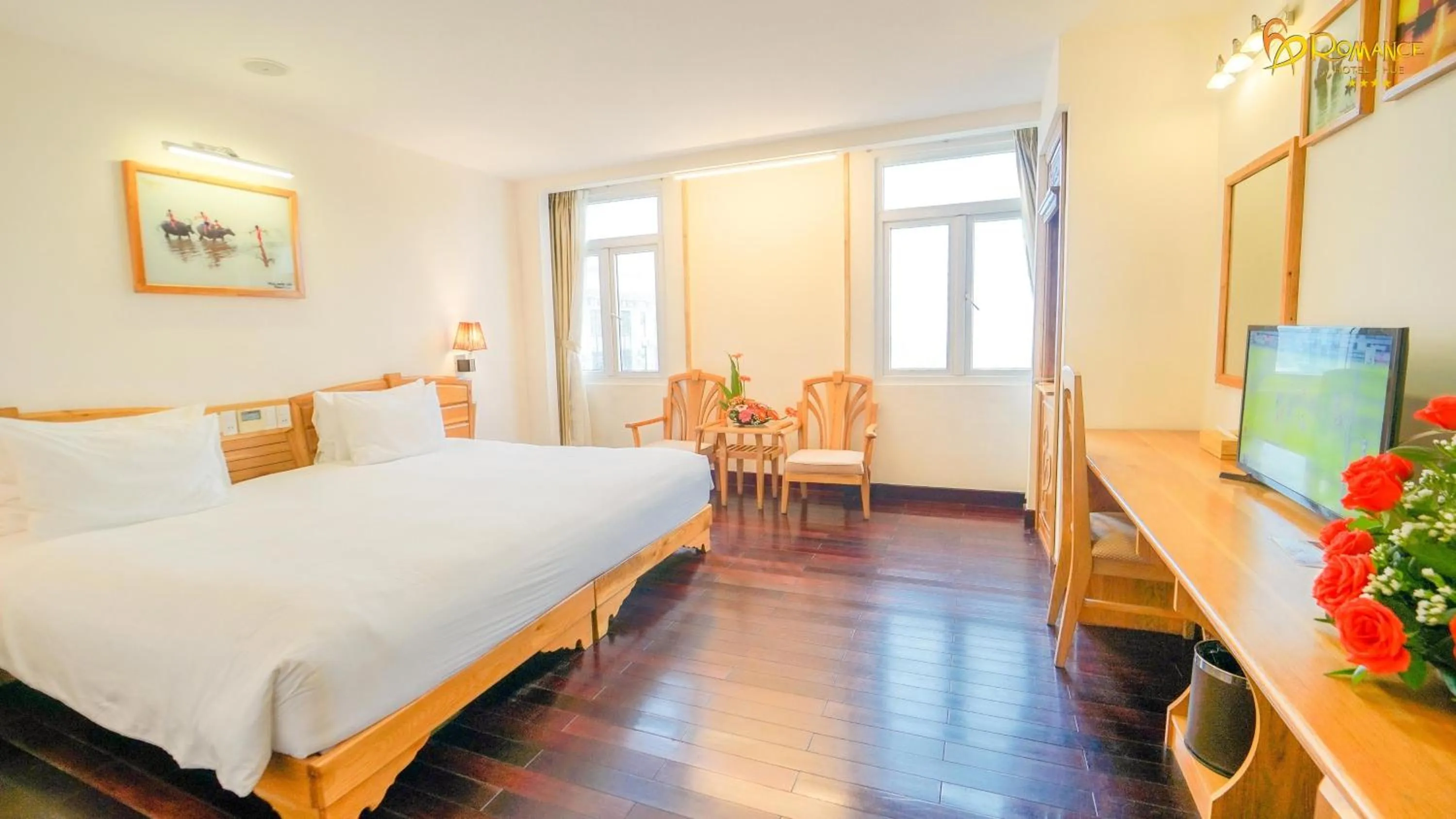 Deluxe Double or Twin Room with City View in Romance Hotel