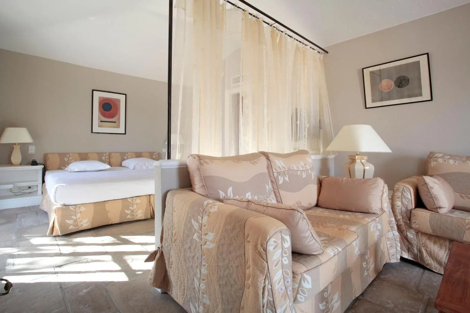 Junior Suite with Balcony in Hôtel & Restaurant Alain Llorca