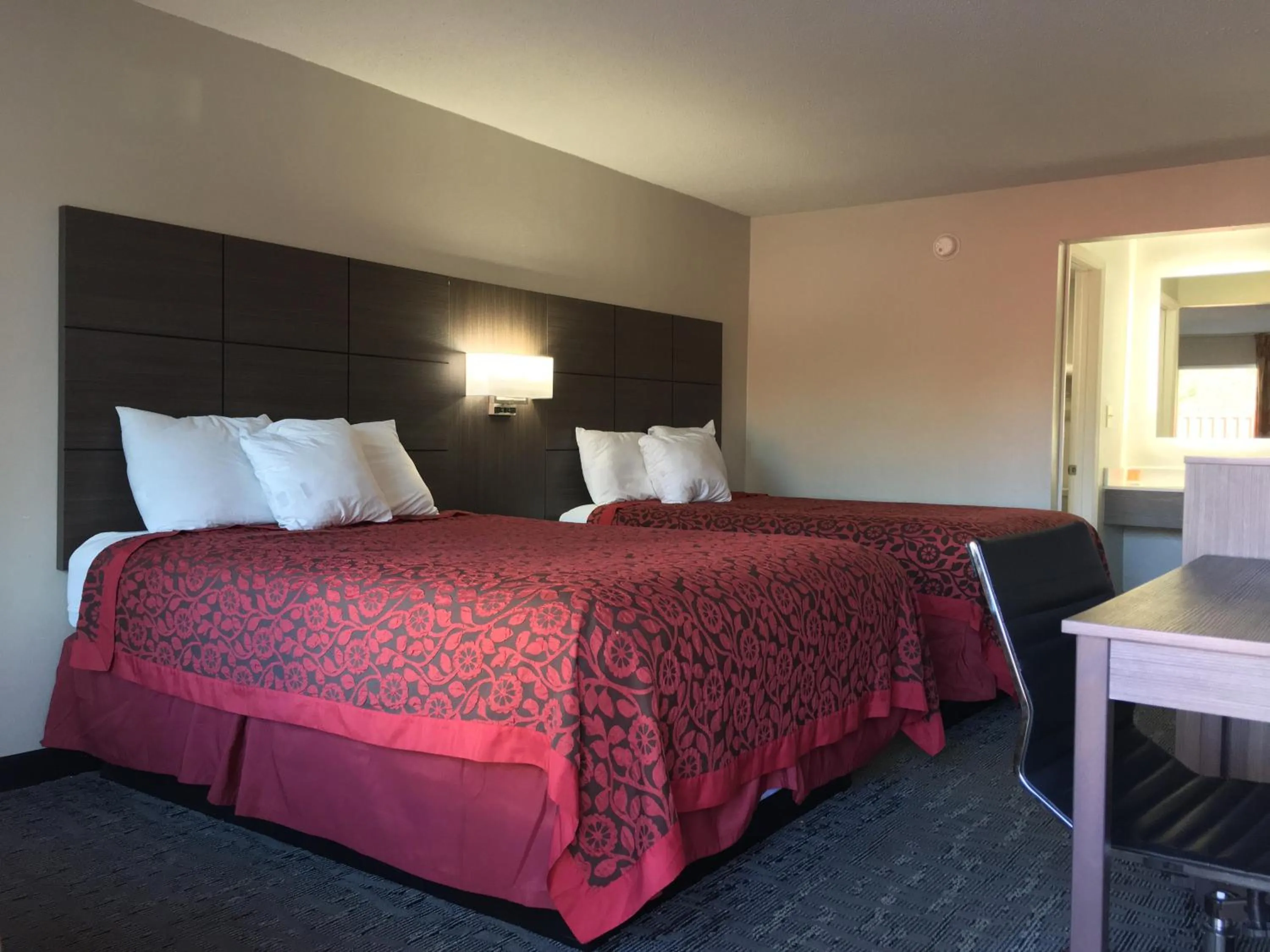 Queen Room with Two Queen Beds - Non-Smoking in Days Inn & Suites by Wyndham Charleston Airport West