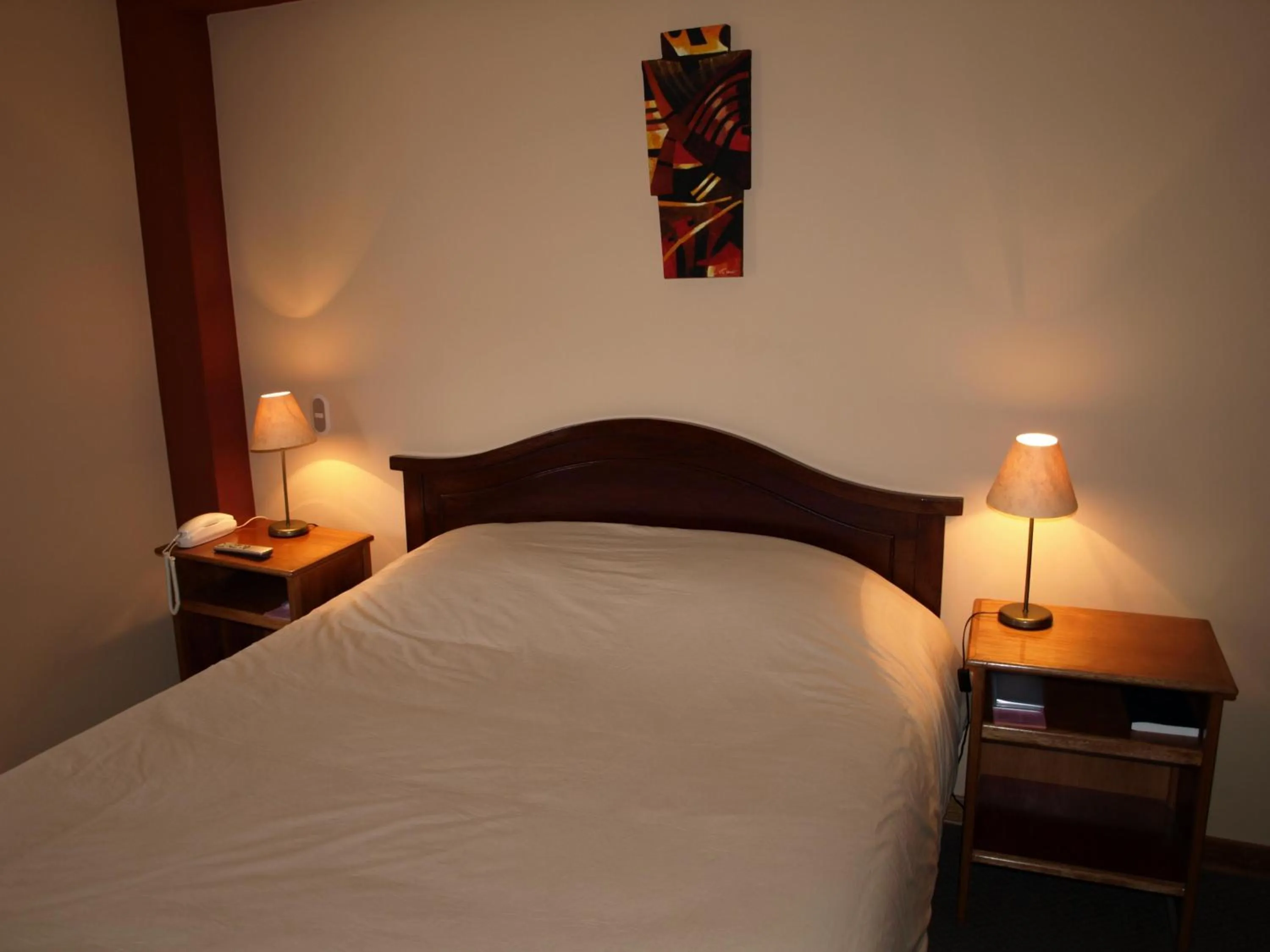 Single Room in Qelqatani Hotel