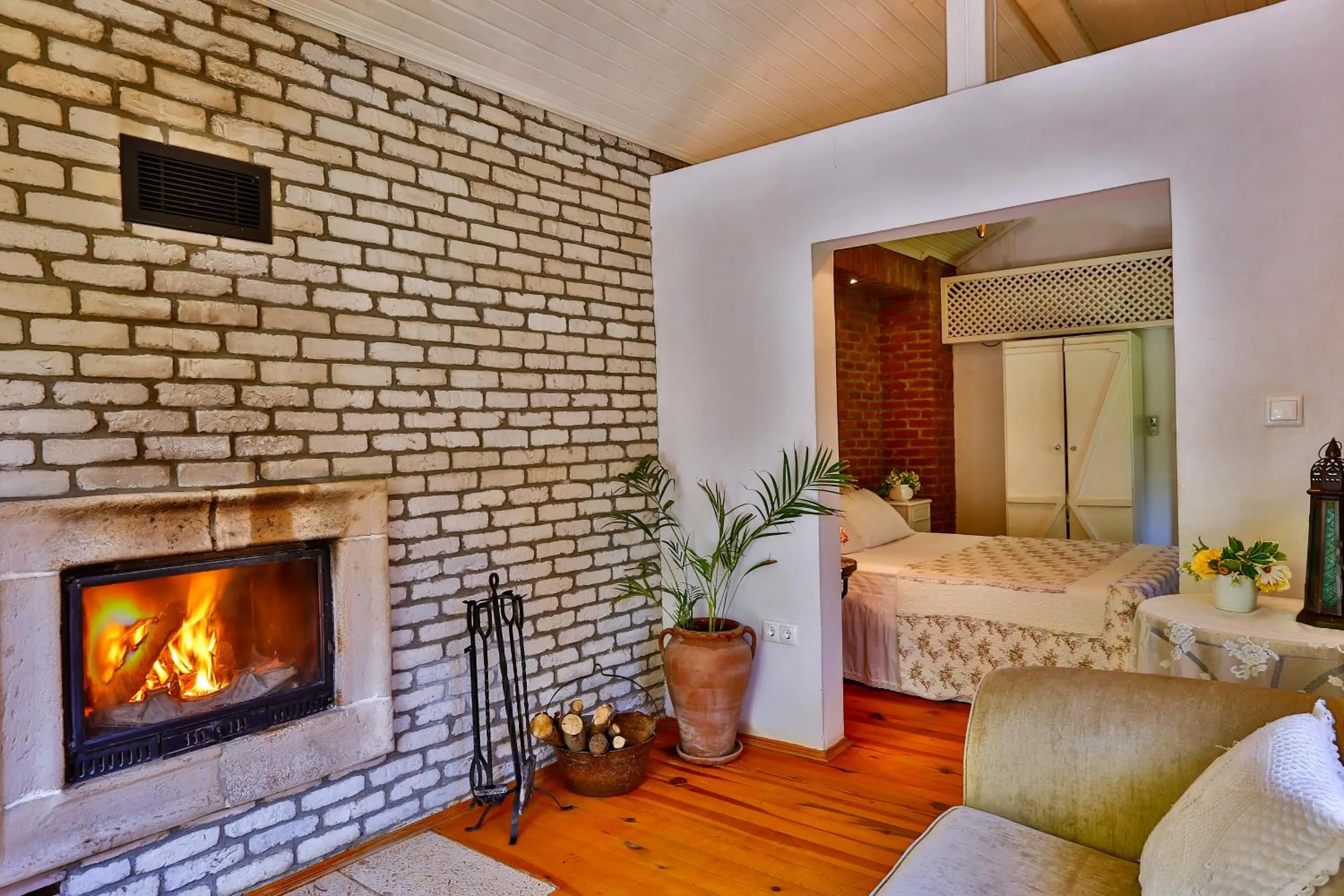 Deluxe Suite in Tranquilla River Lodge