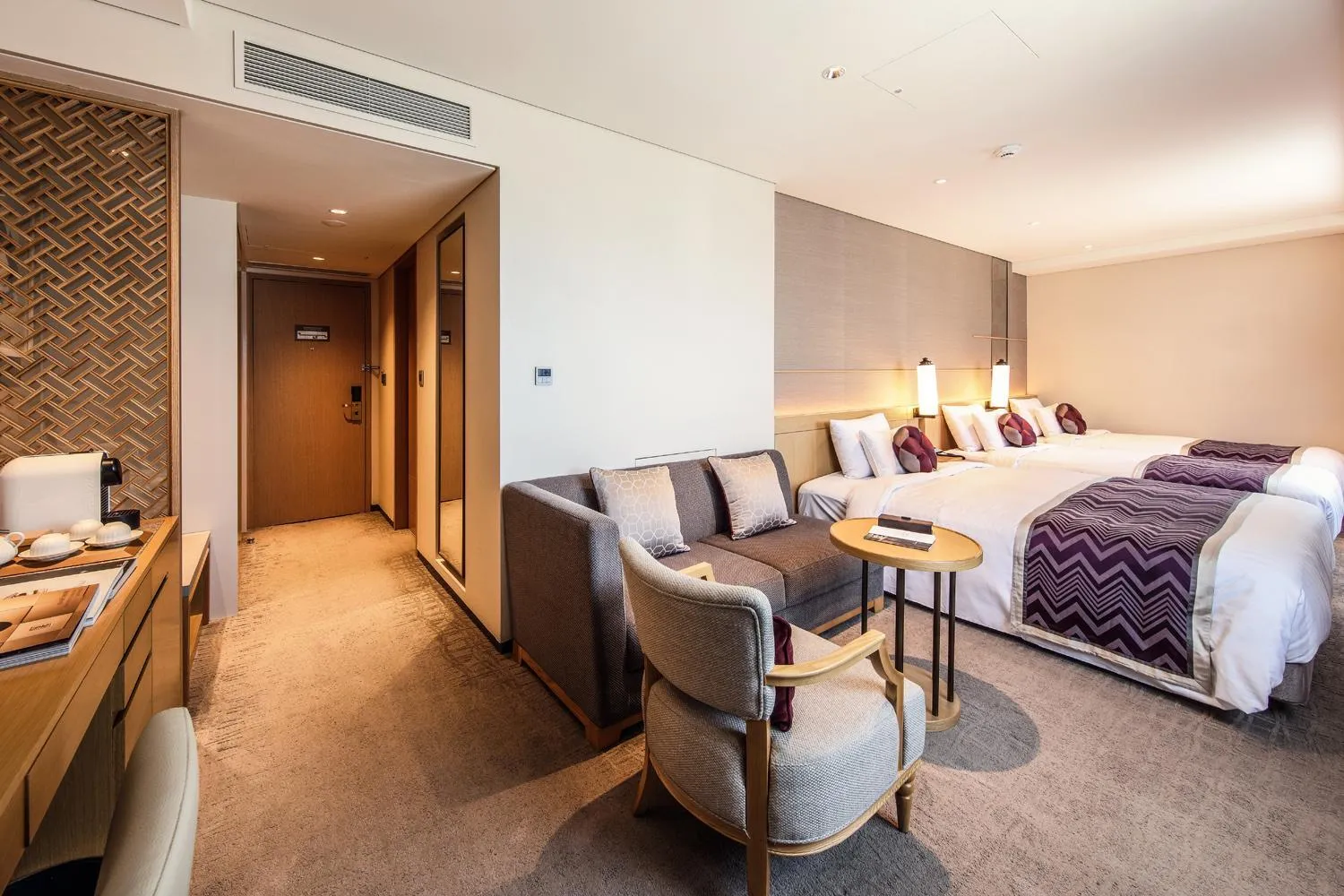 Premier Triple Family Room in Royal Hotel Seoul