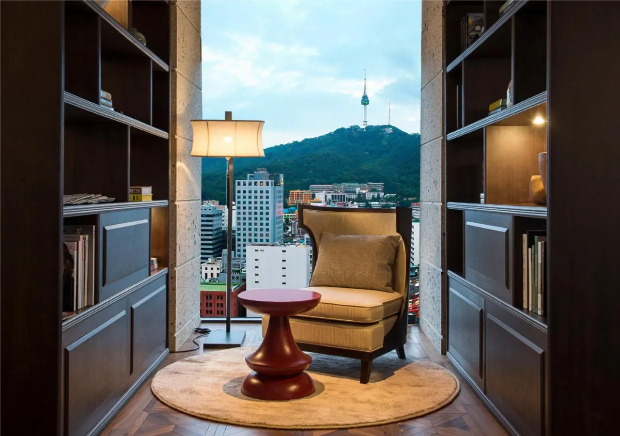 Junior Suite Room with Club SKY Lounge in Royal Hotel Seoul