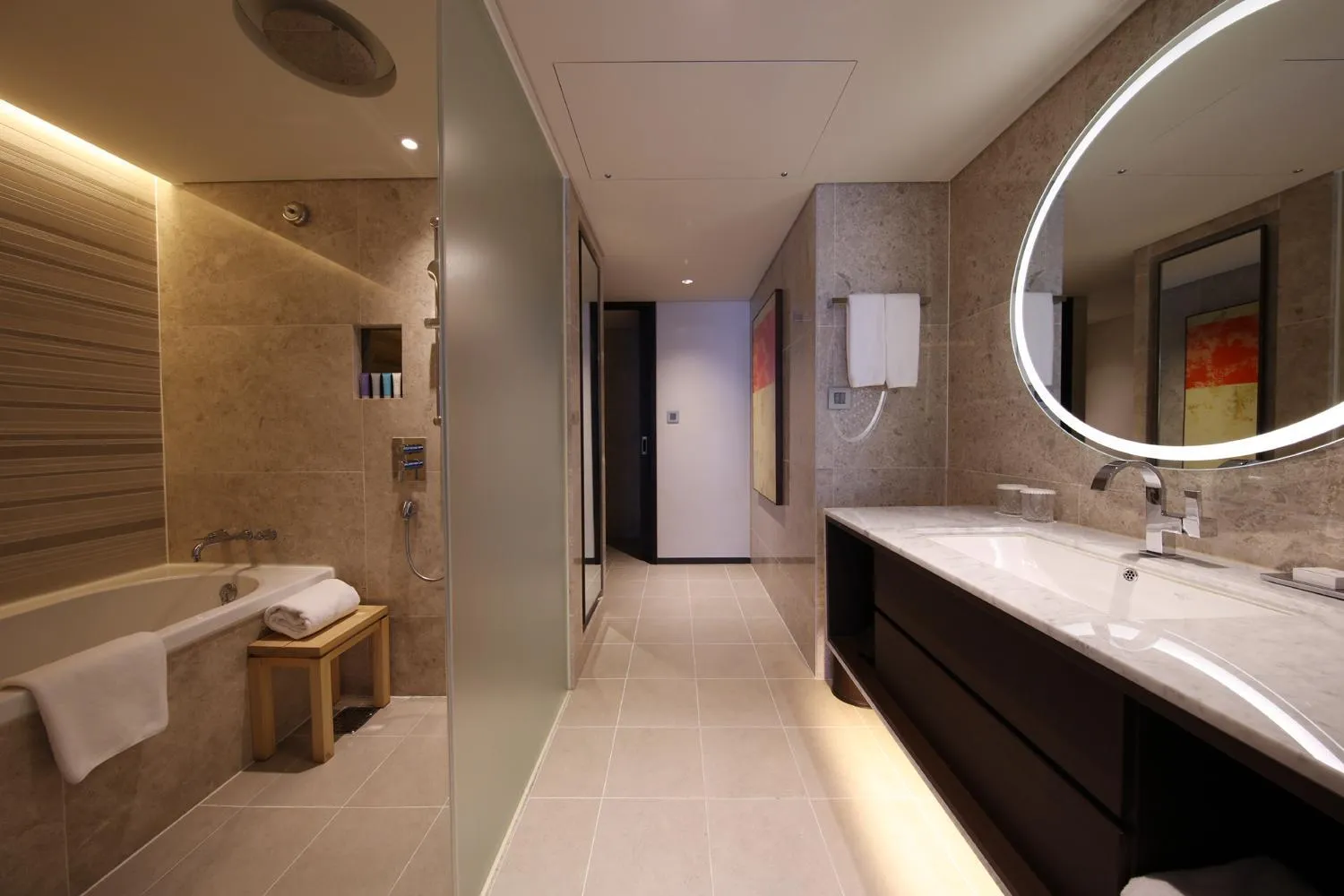 Premier Corner Twin Room with Club SKY Lounge in Royal Hotel Seoul