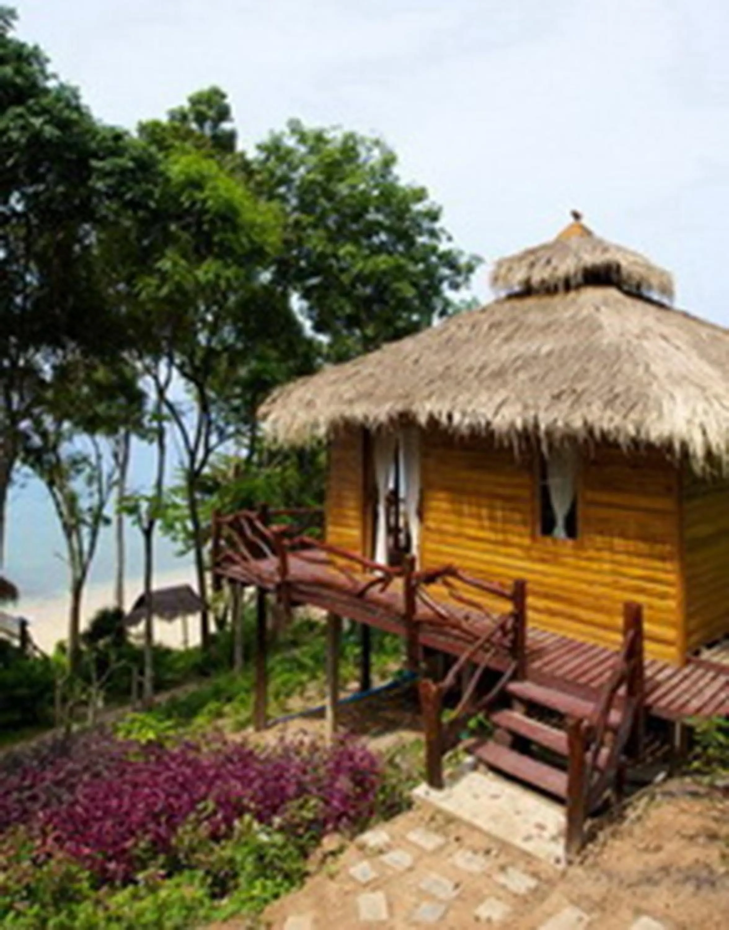 Seaview Teakwood House in Koh Jum Resort