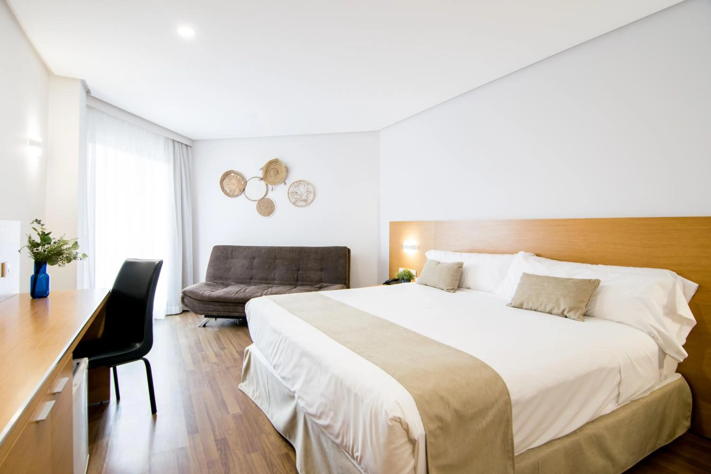 Deluxe Room (3 Adults) in Cullera Holiday