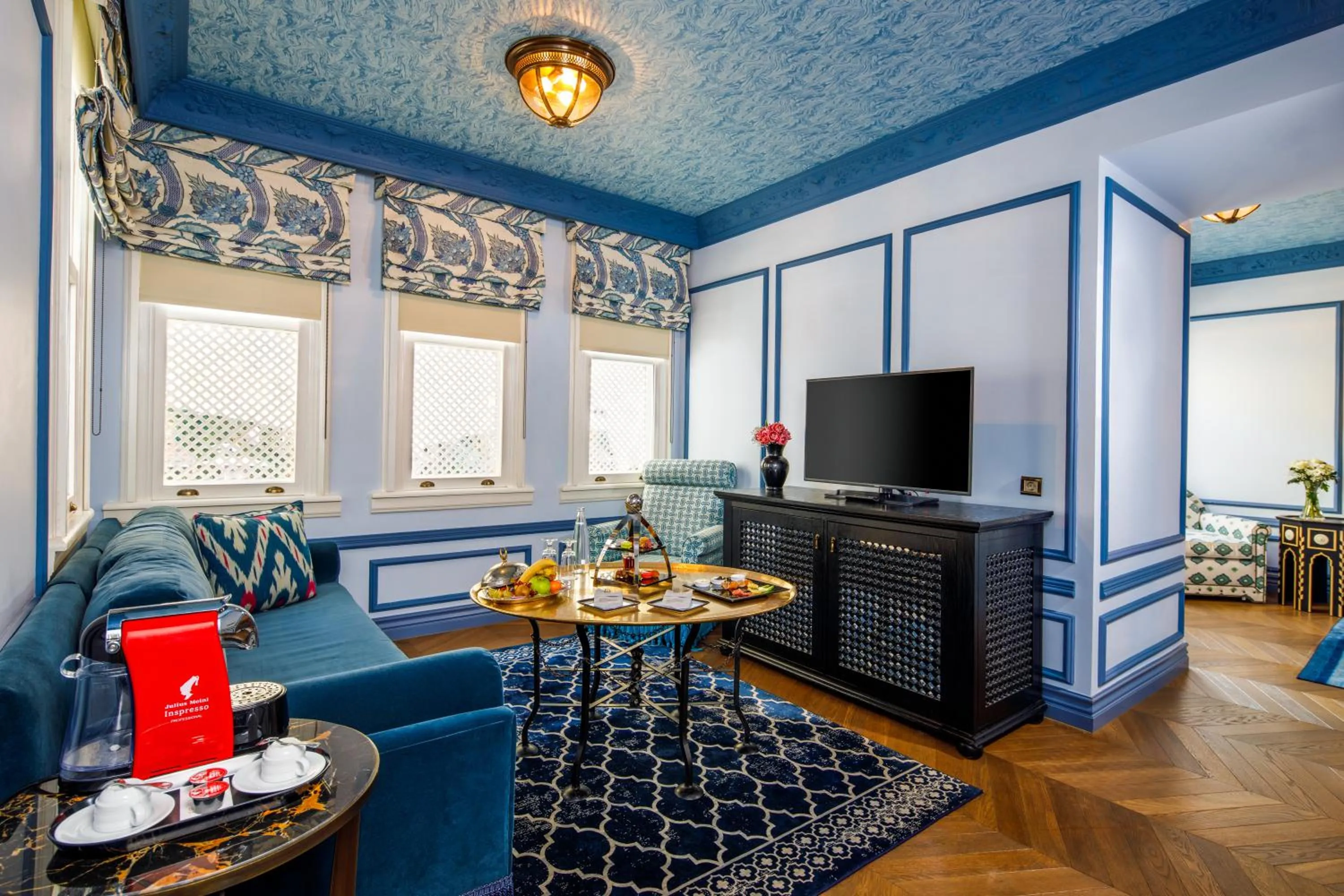 Junior Suite in Hagia Sofia Mansions Istanbul, Curio Collection by Hilton