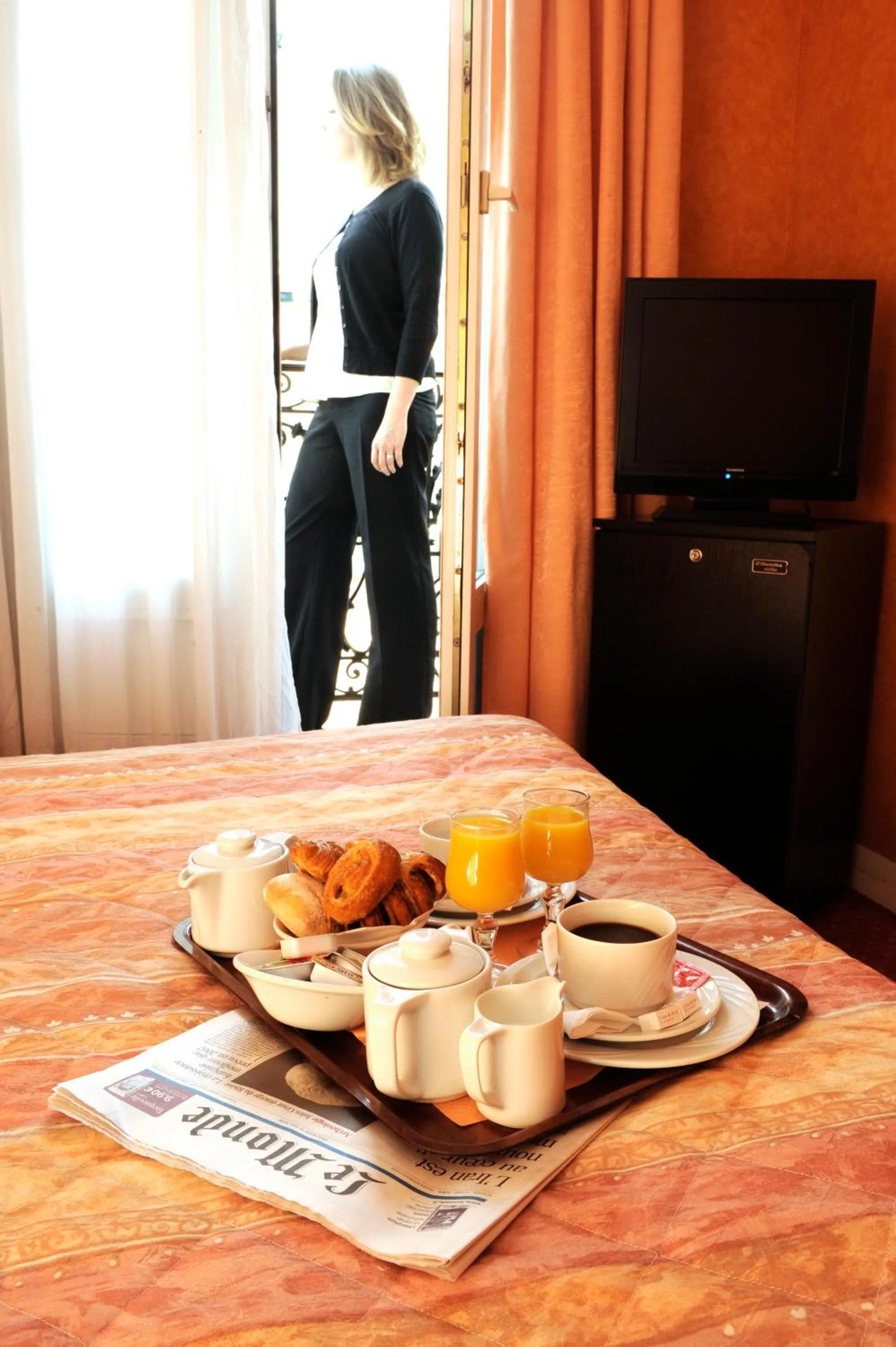 Triple Room in Auriane Porte De Versailles