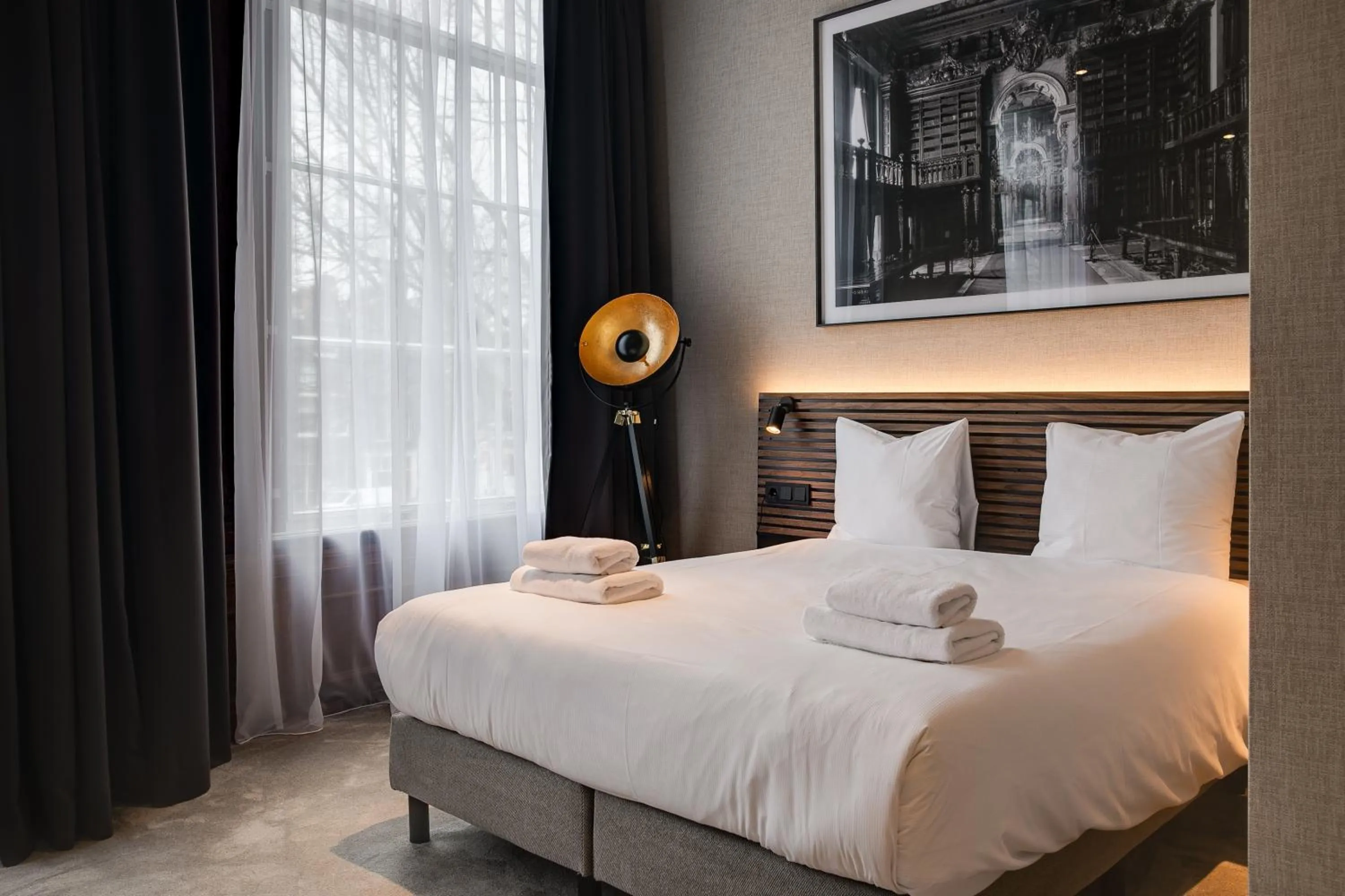 Canal View Room in Adam's Canal House