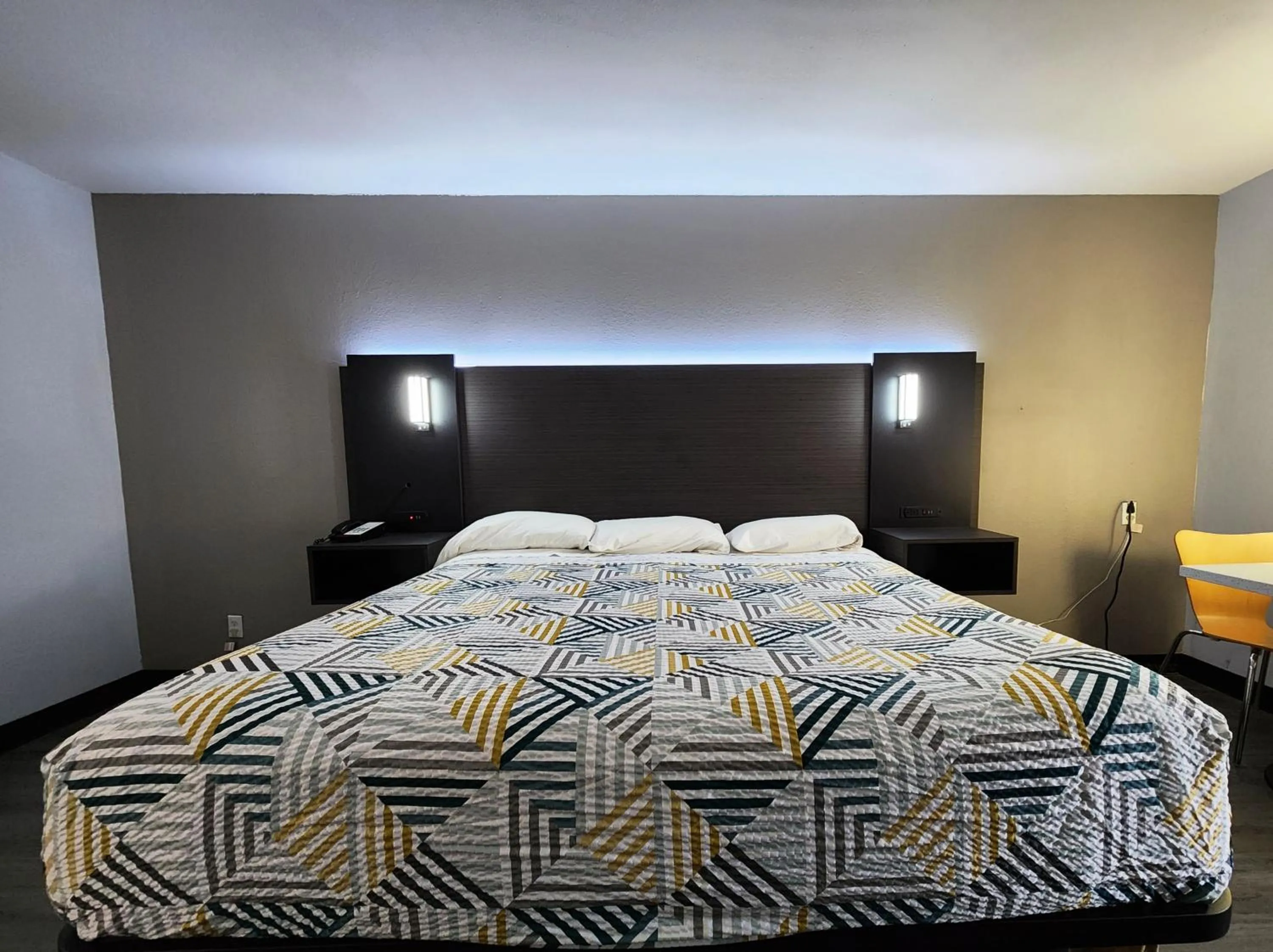 King Room - Disability Access - Non-Smoking in Motel 6-Pine Bluff, AR