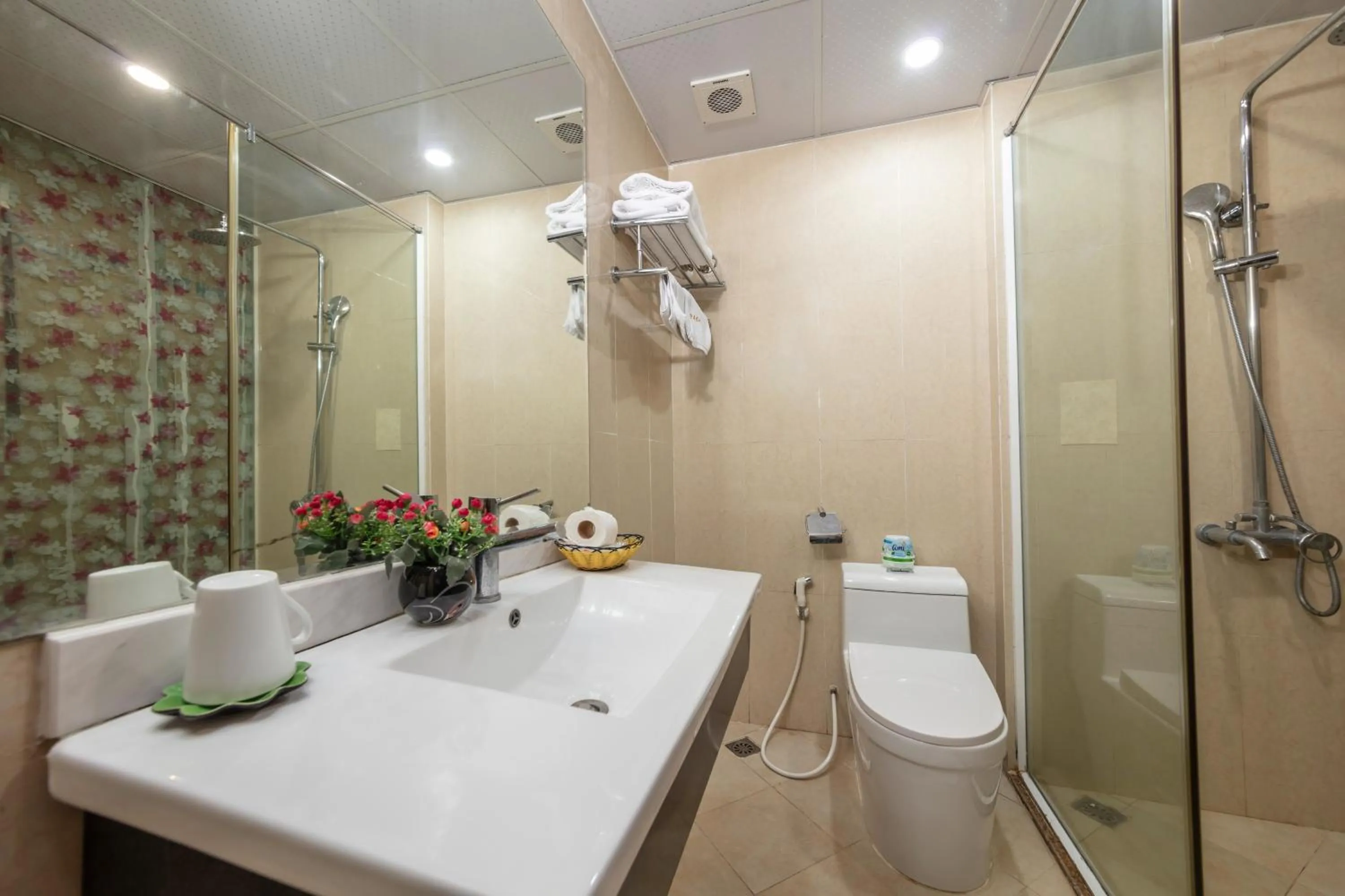 Deluxe Twin Room in Millennium Hanoi Hotel