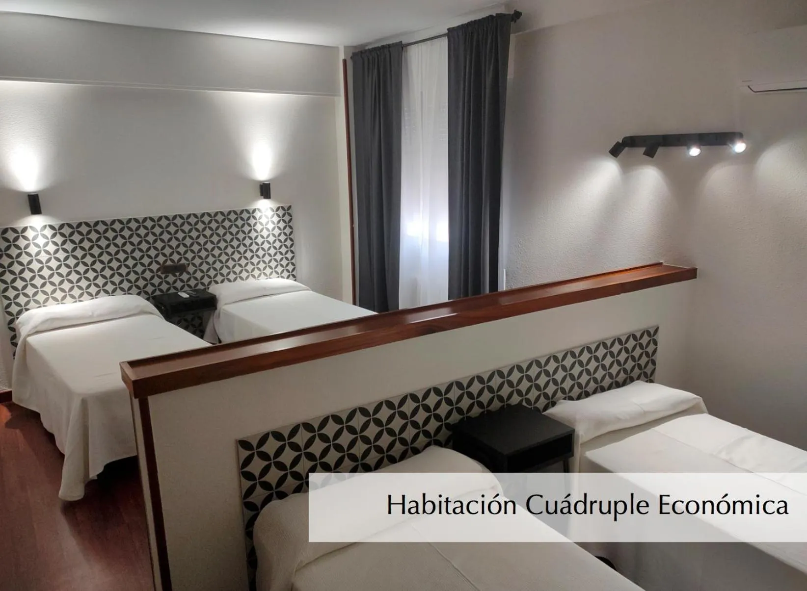 Economy Quadruple Room in Hotel Montermoso