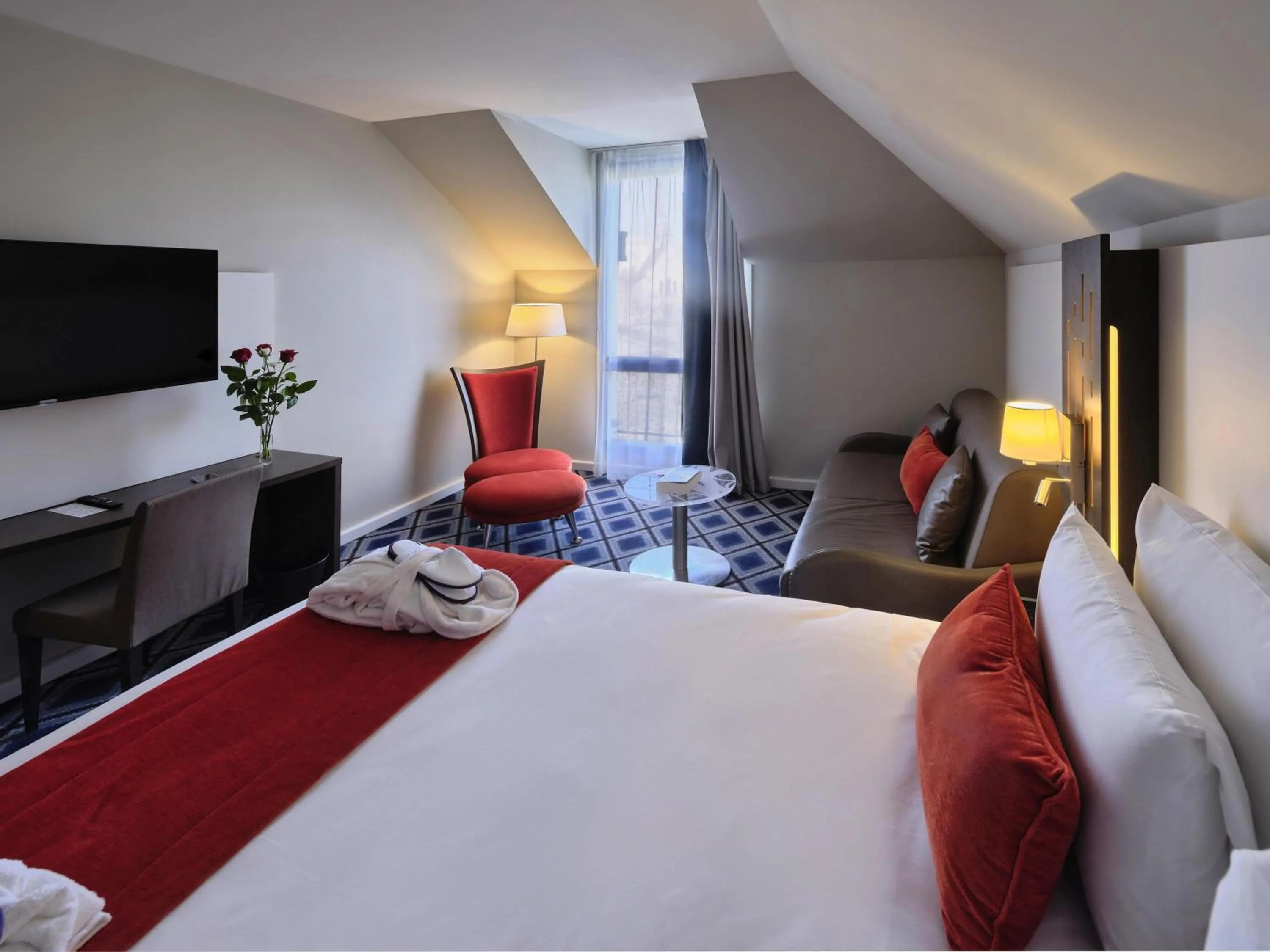 Privilege Family Room in Mercure Chartres Centre Cathedrale