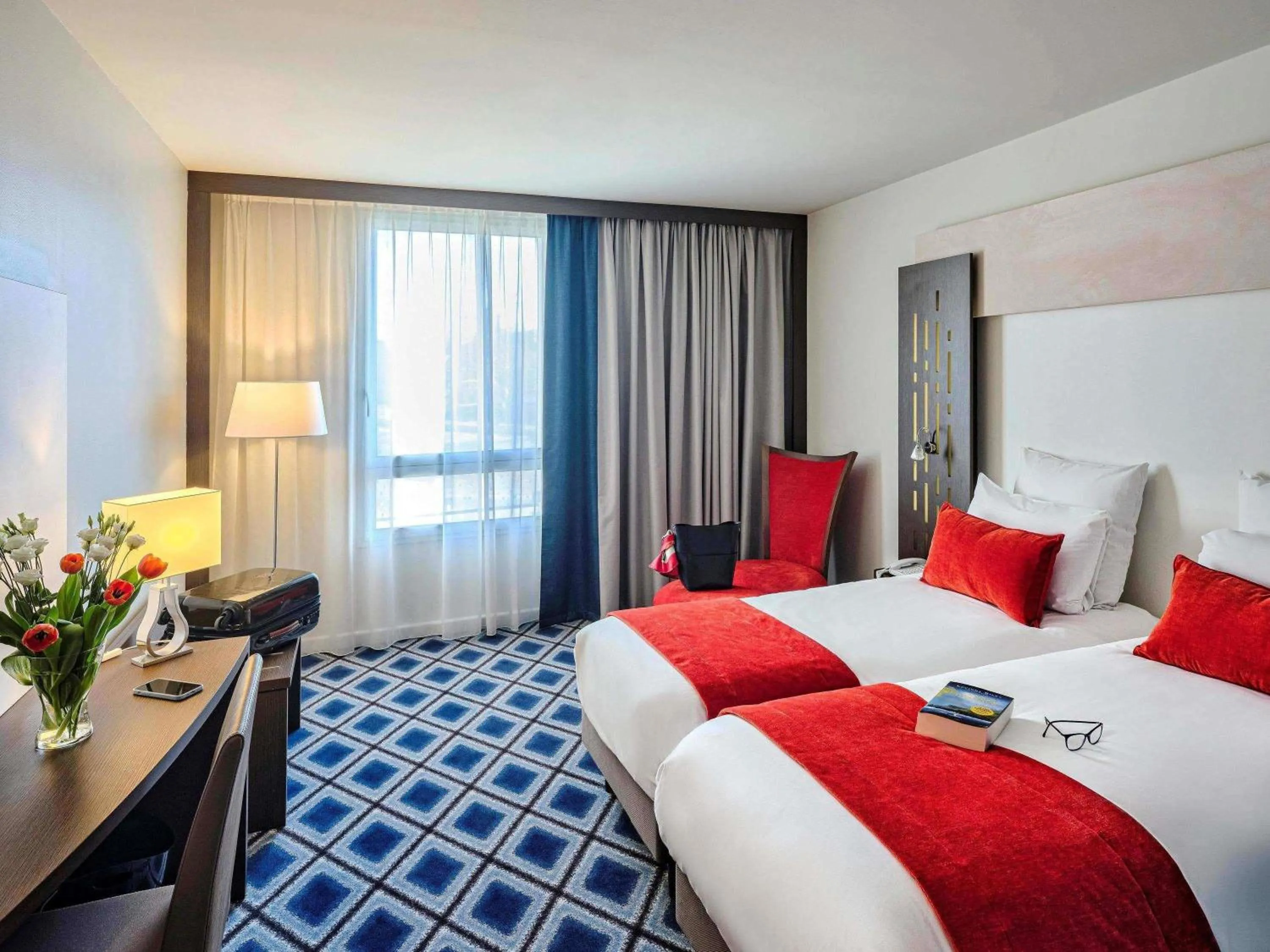 Superior Twin Room in Mercure Chartres Centre Cathedrale