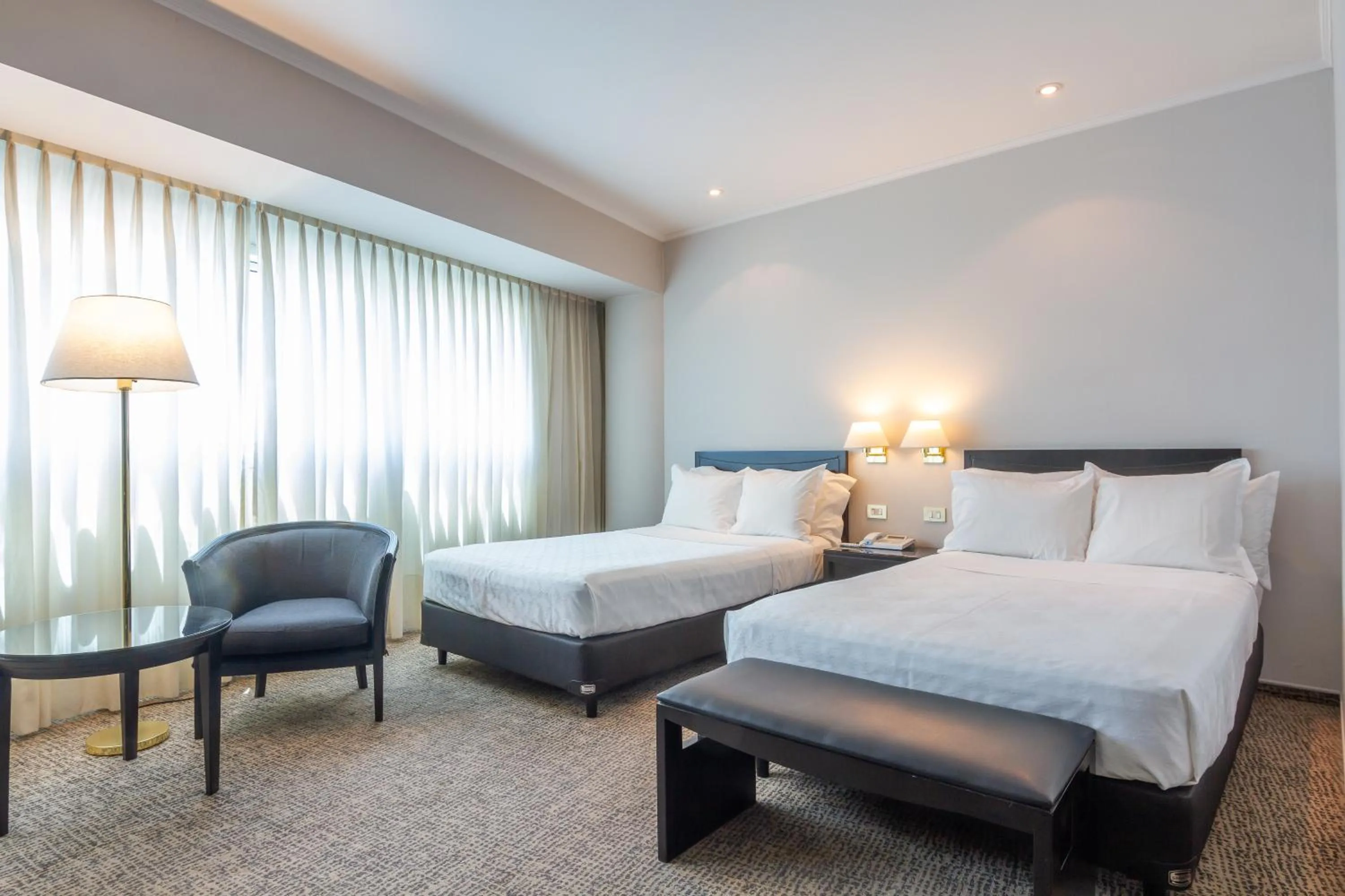 Guest room, 2 Twin/Single Bed(s), High floor - single occupancy in Quinto Centenario Hotel