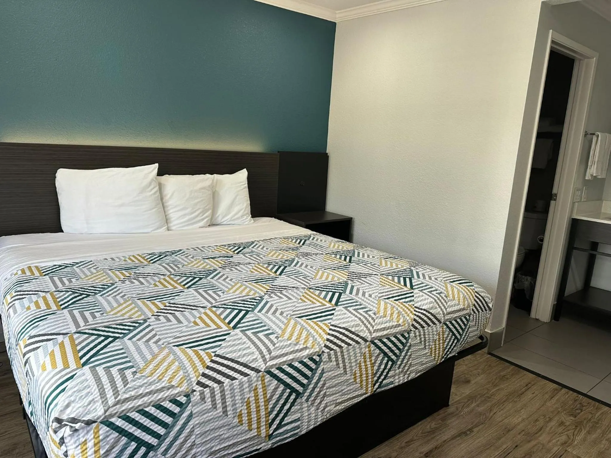 Deluxe King Room - Non-Smoking in Studio 6 Suites San Ysidro CA San Diego South Bay