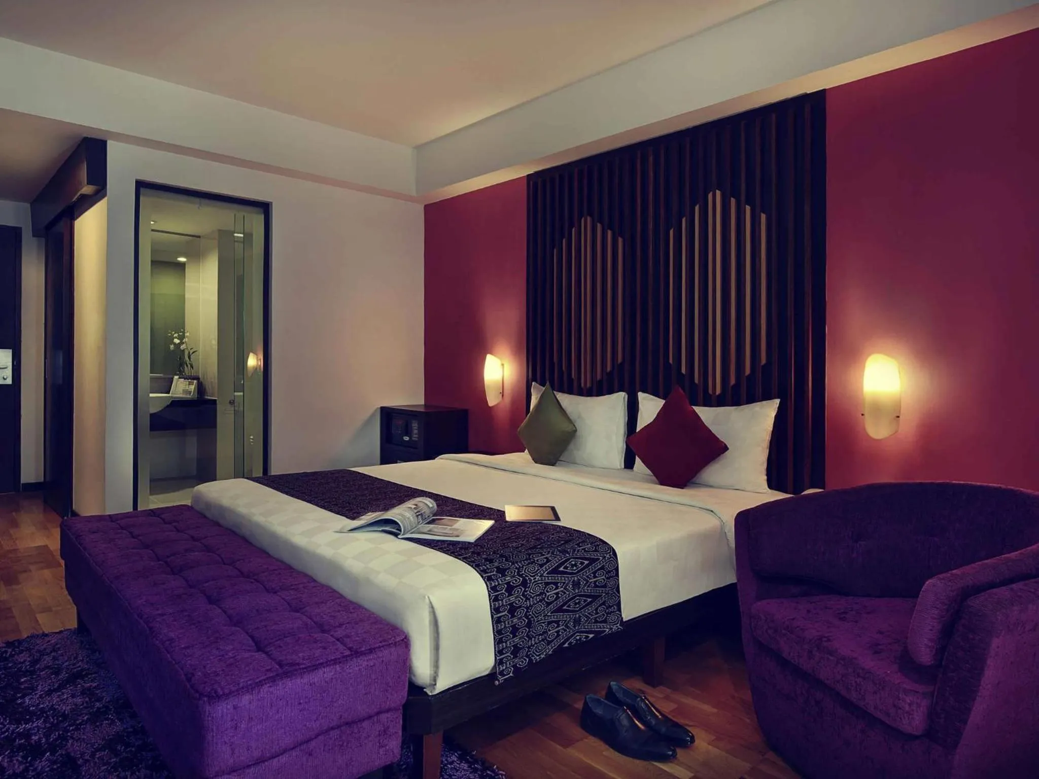 Deluxe King Room in Mercure Pontianak City Center