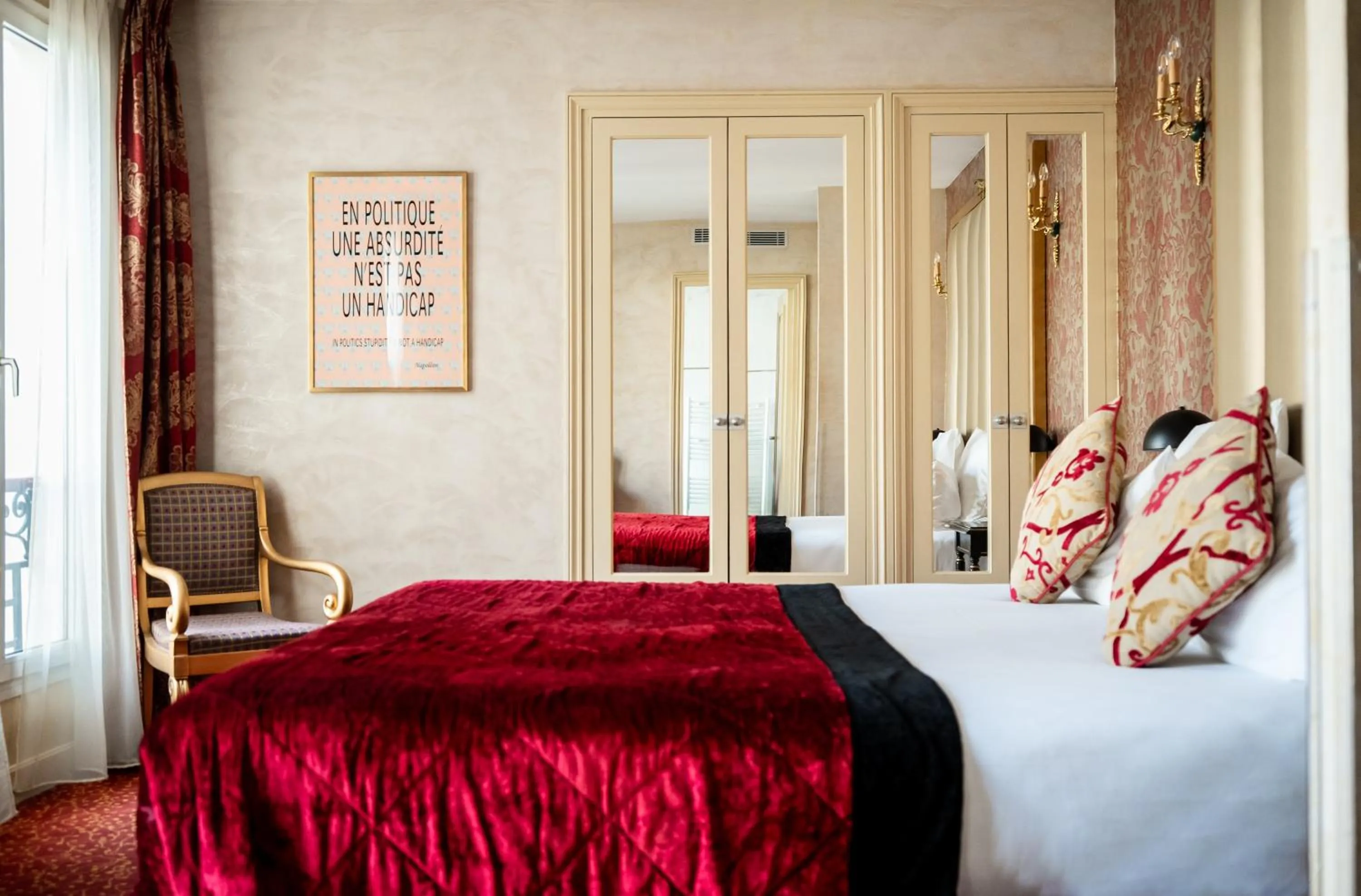 Deluxe King Room in Hotel de L'Empereur by Malone