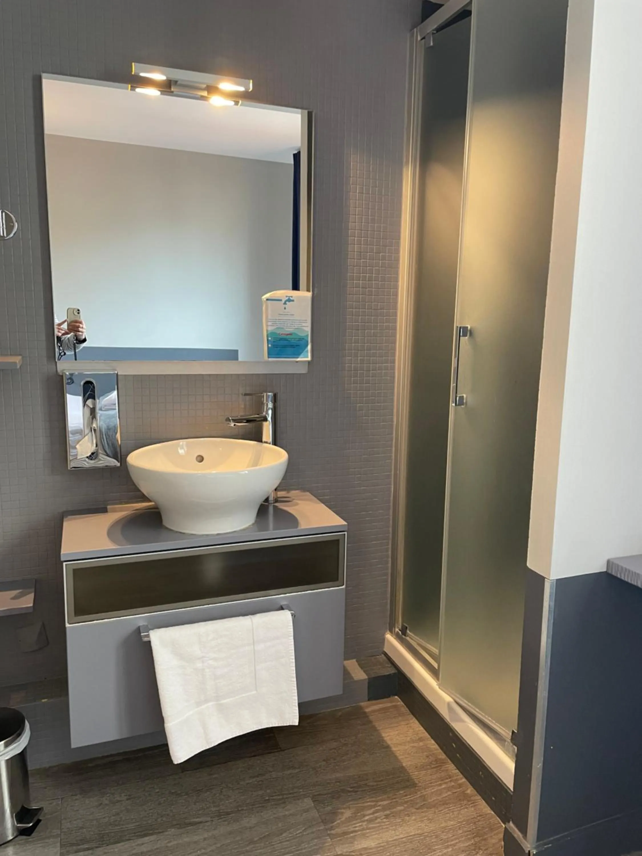 Single Room - Patio or Street view in Hôtel De Paris