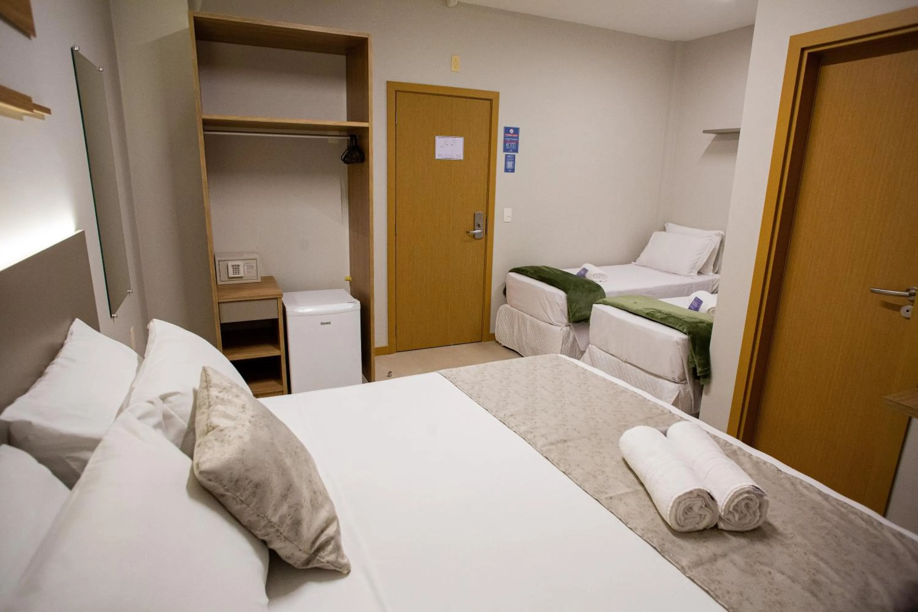 Deluxe Quadruple Room in Mar de Canasvieiras Hotel e Eventos