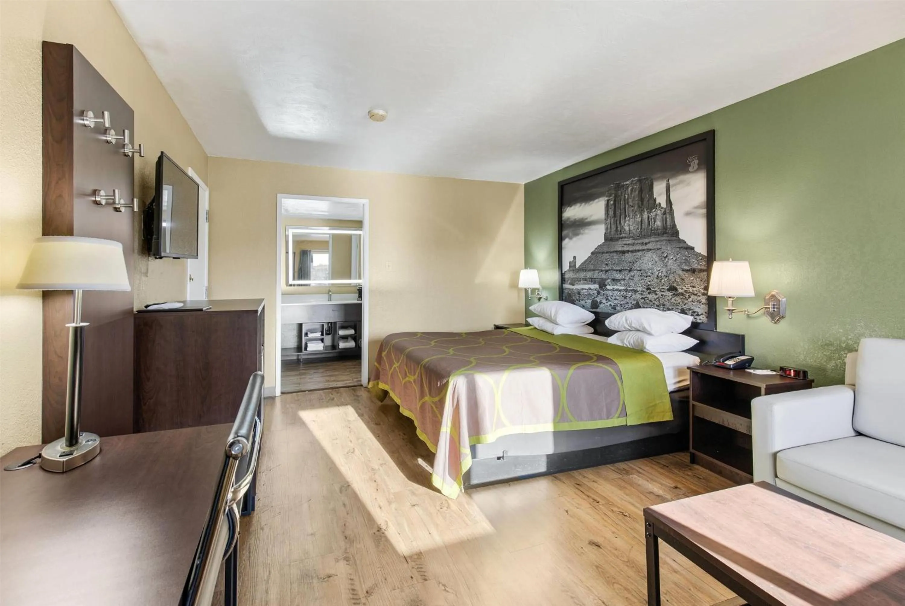 1 King Bed, Efficiency Room, Non-Smoking in Super 8 by Wyndham St. George UT