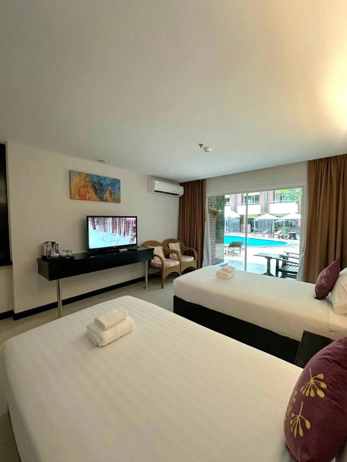 Deluxe Double Room with Pool Access in Baron Beach Hotel