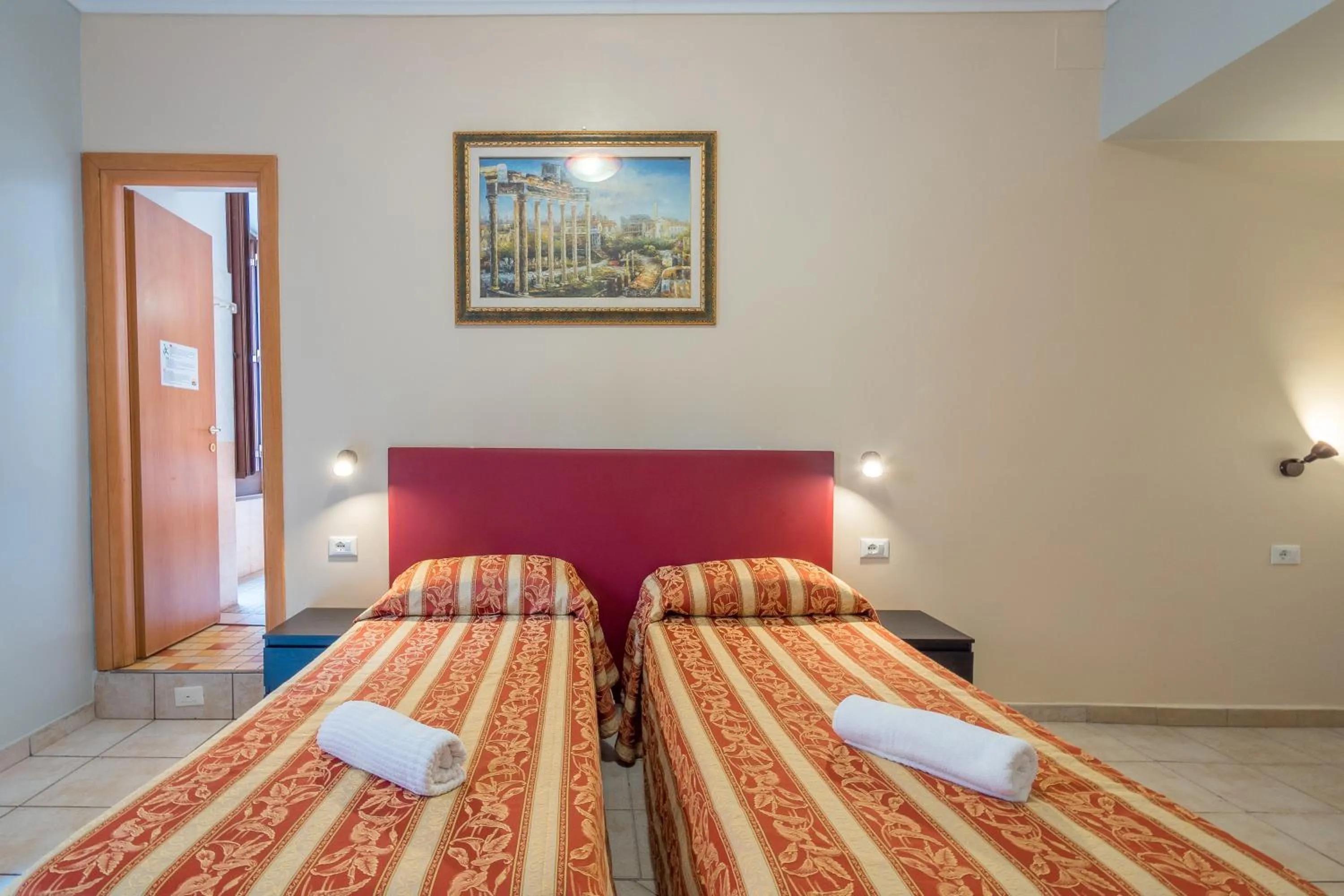 Twin Room in Alessandro Palace & Bar