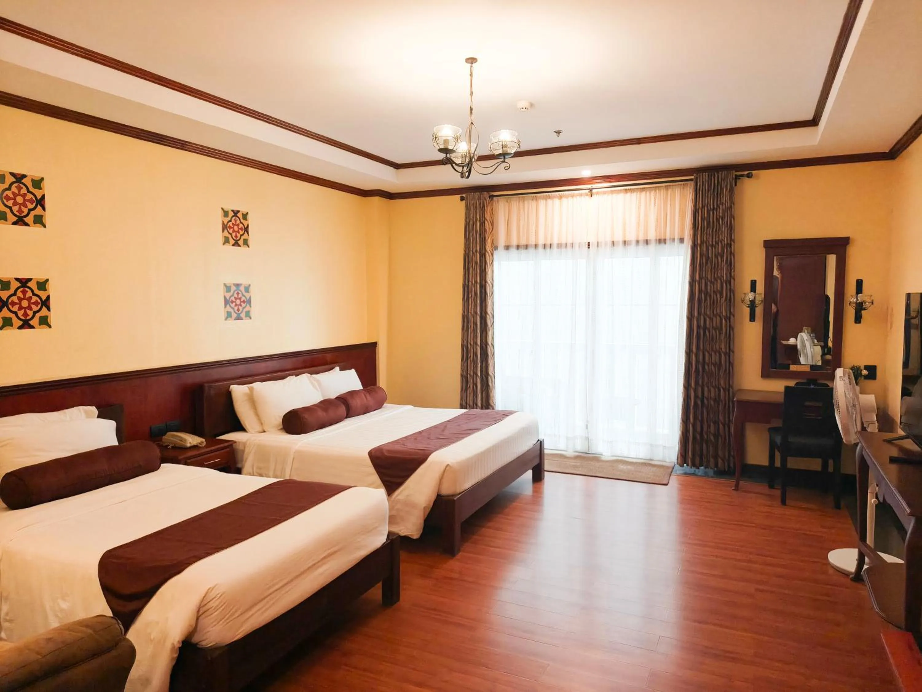 Deluxe Triple Room in Sunlight Hotel Coron
