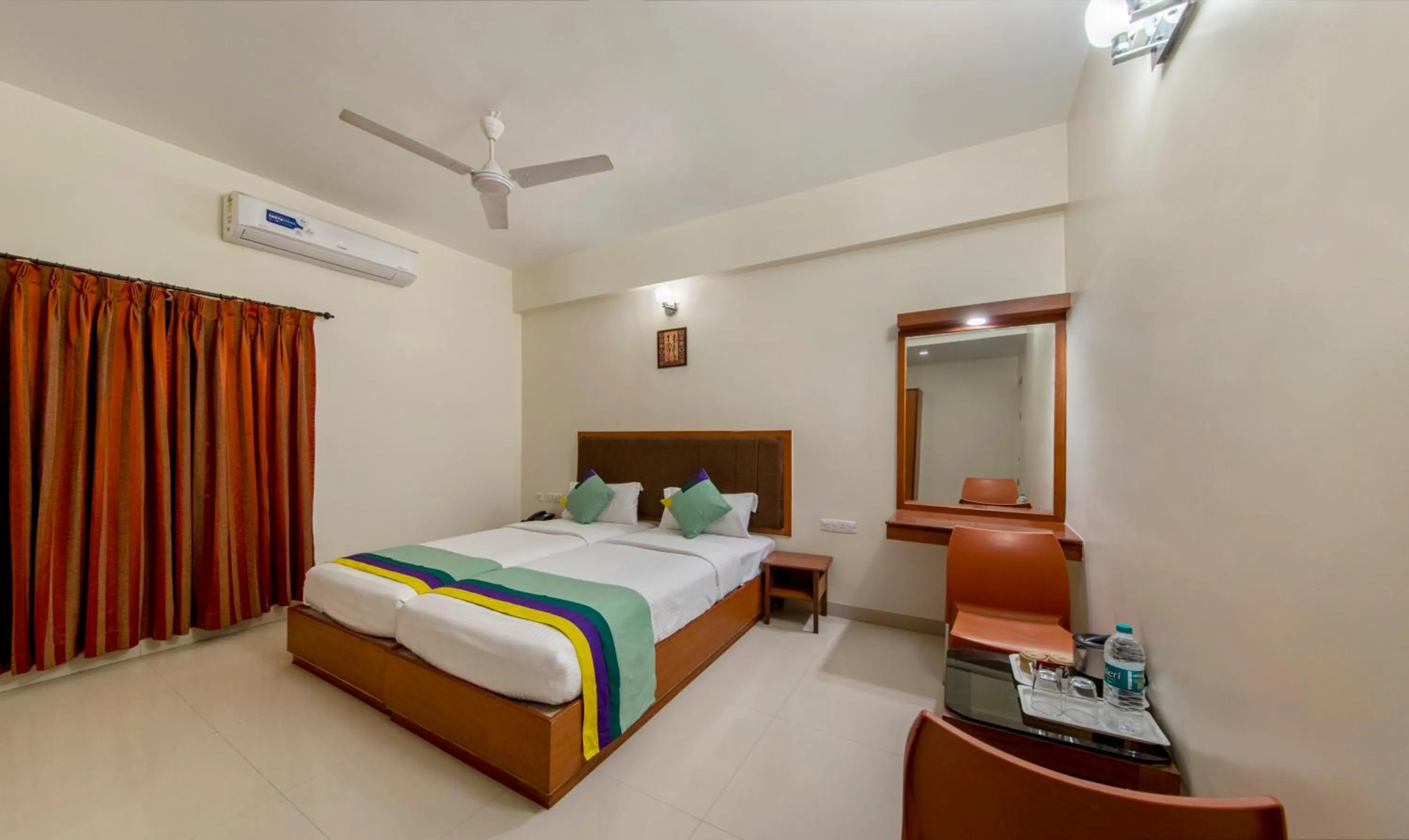 Deluxe Double Room - single occupancy in Treebo Sam Residency