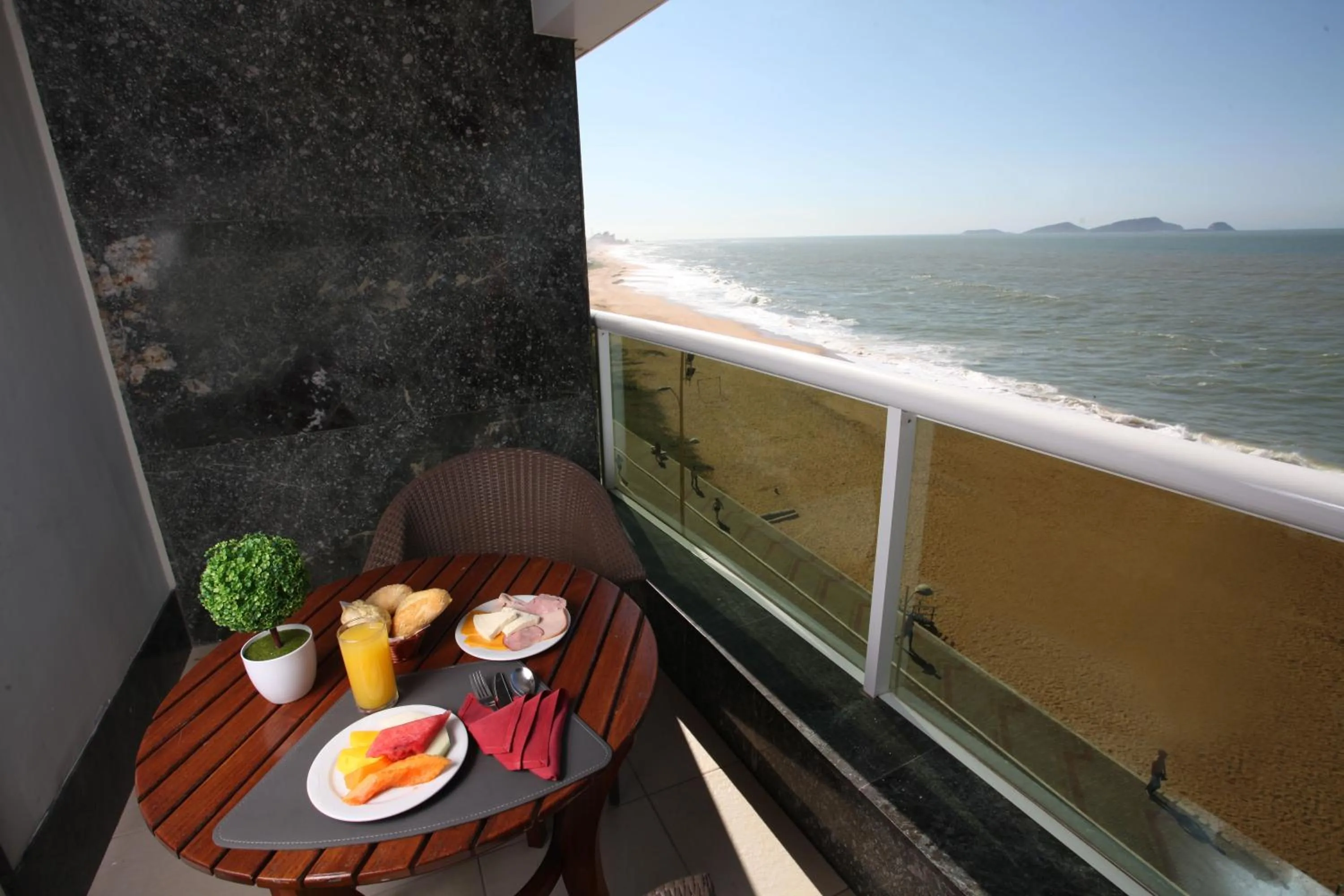 Junior Suite - single occupancy in Royal Macaé Palace Hotel