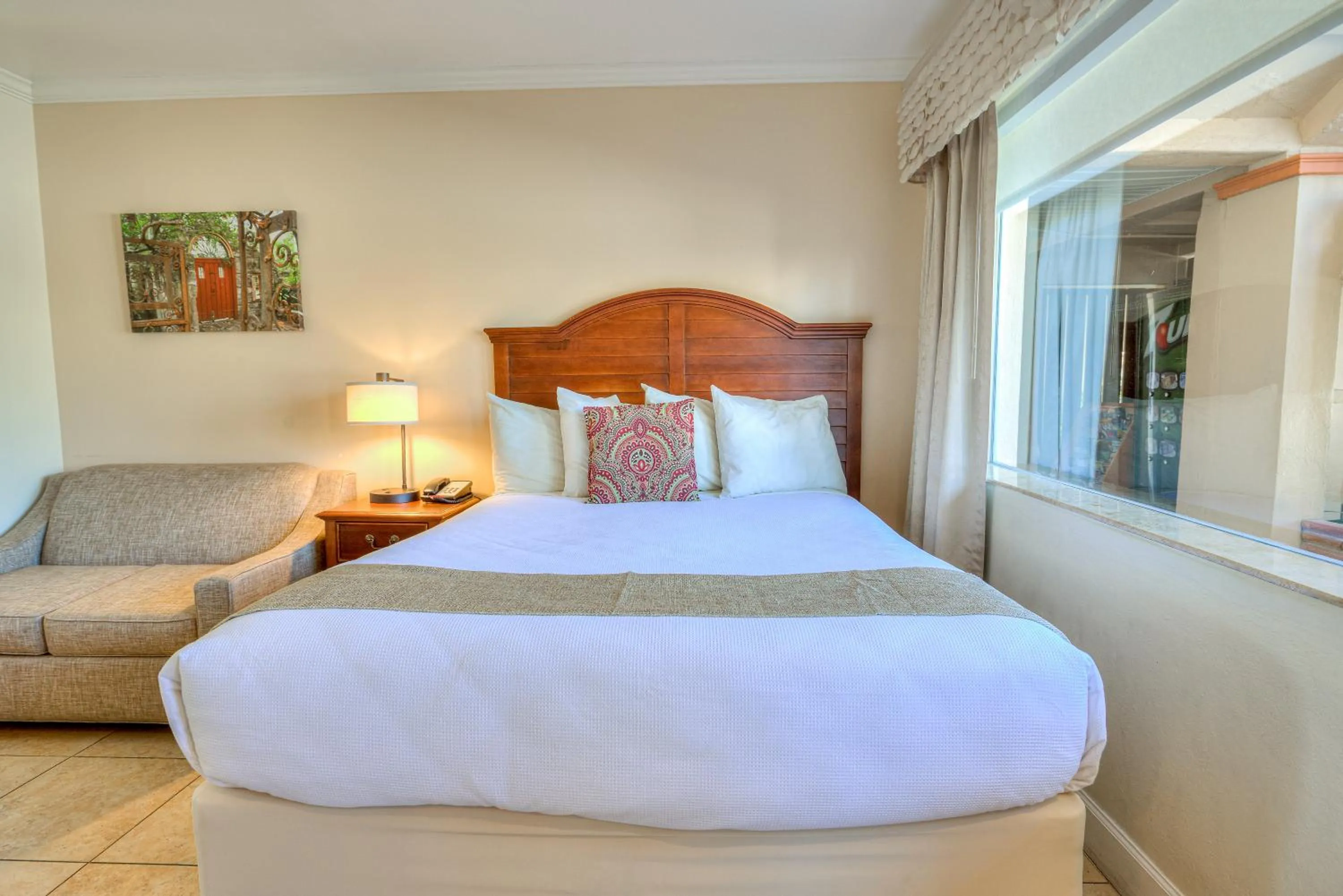  Queen Room  in La Fiesta Ocean Inn & Suites