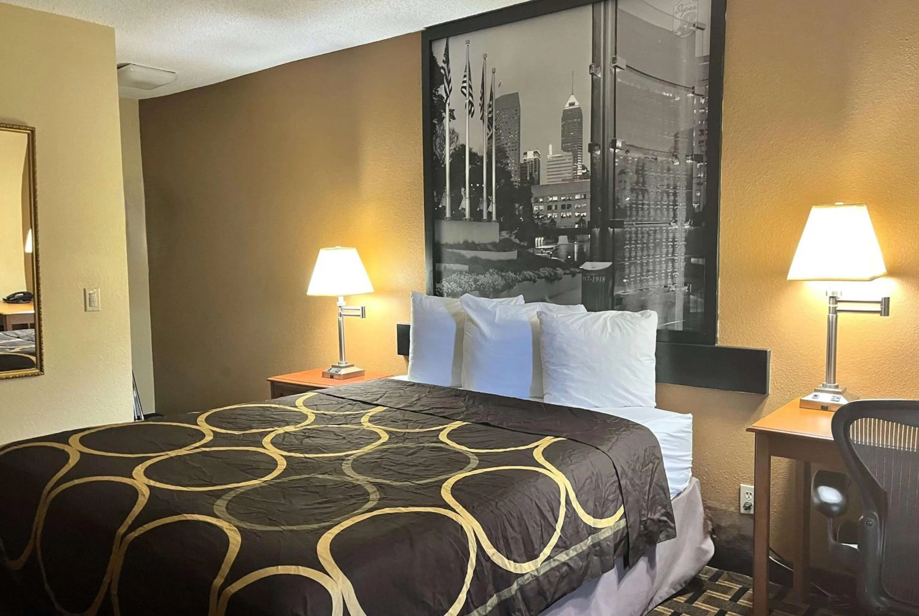 Queen Room - Non-Smoking in Super 8 by Wyndham Indianapolis/NE/Castleton Area
