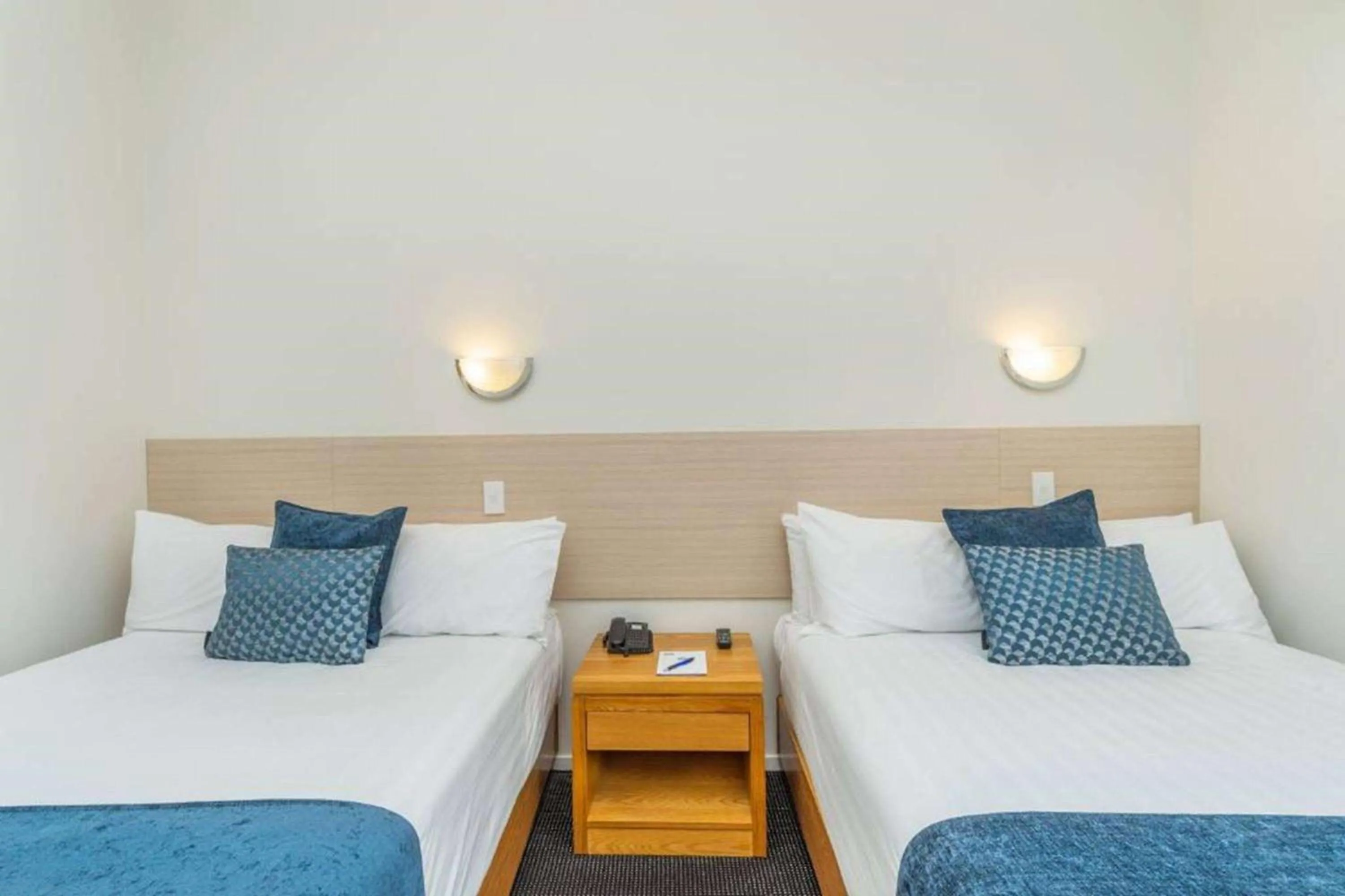 1 King Bed and 2 King Single Beds, Family Room, Non-Smoking in Ramada by Wyndham, Hamilton City Center