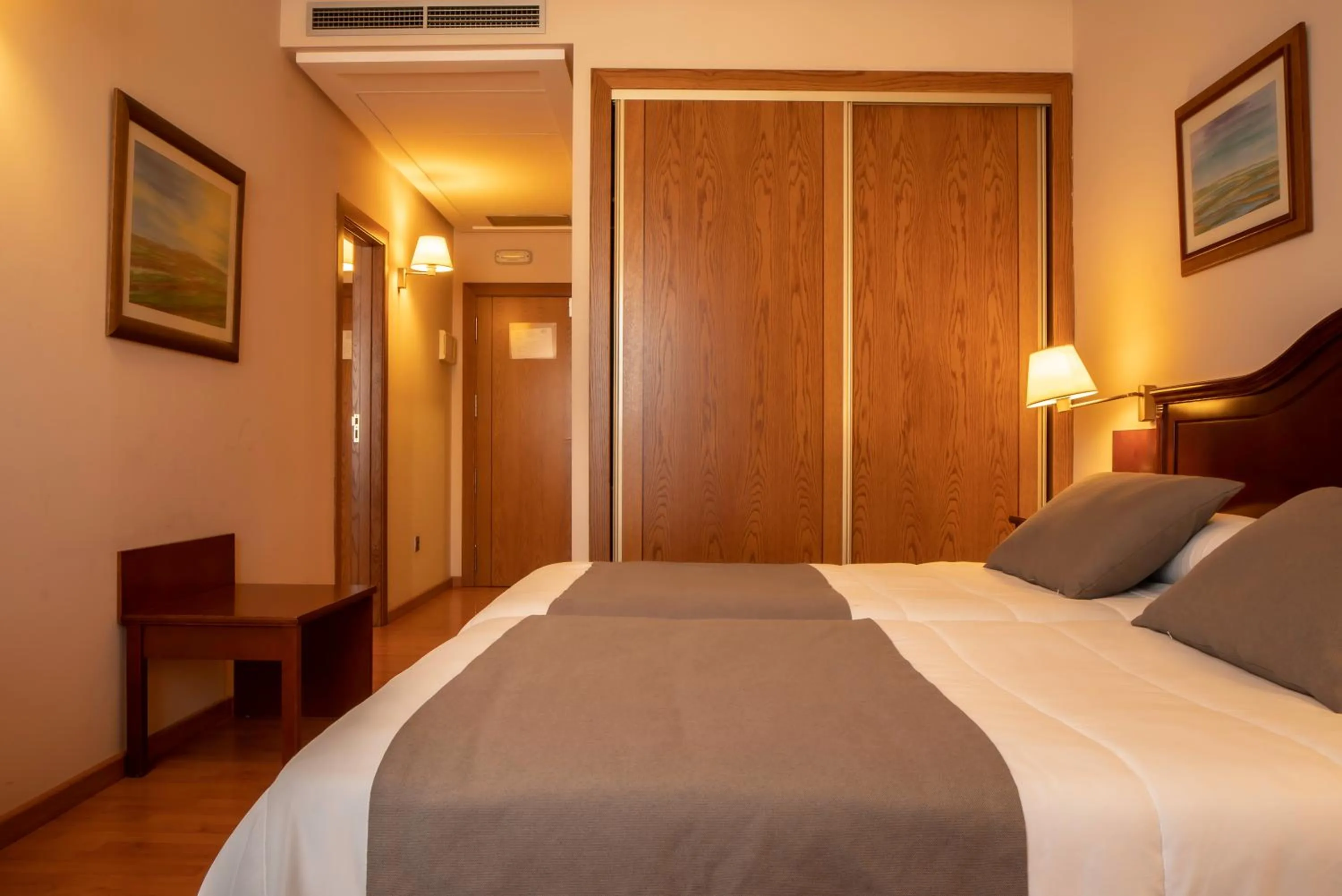 Family Room (Two Connecting Rooms) in Hotel Restaurante Emilio